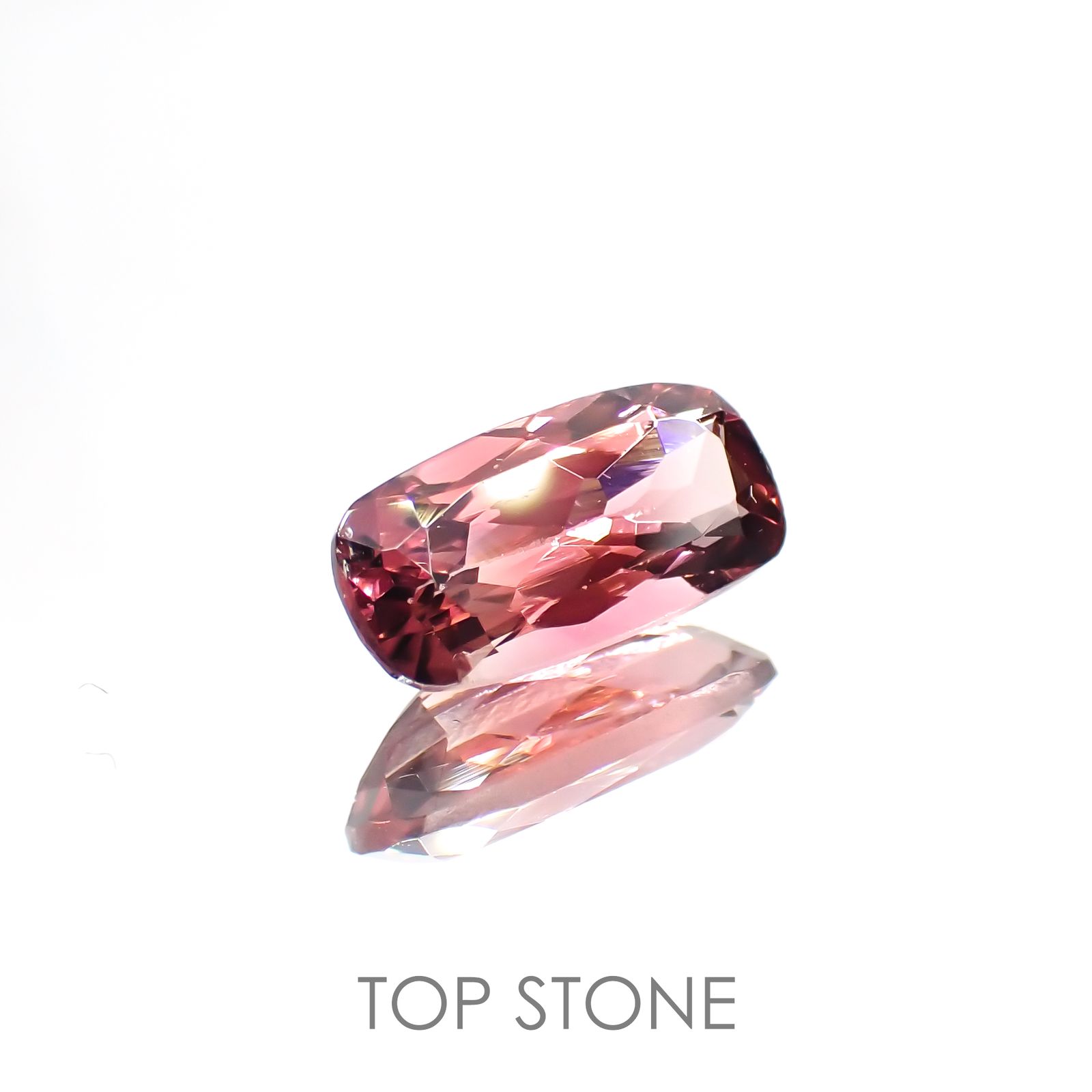 バイカラートルマリン(宝石名バイカラー・トルマリン) コンゴ民主共和国産 1.588ct ソ付(彩珠)[211013607]10.3×5.1mm前後