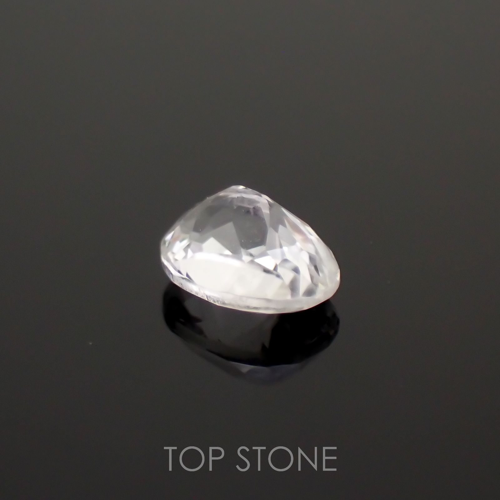 フェナカイト(宝石名フェナカイト)マダガスカル産 0.29ct 識別済[221018417]4.8x3.5mm前後