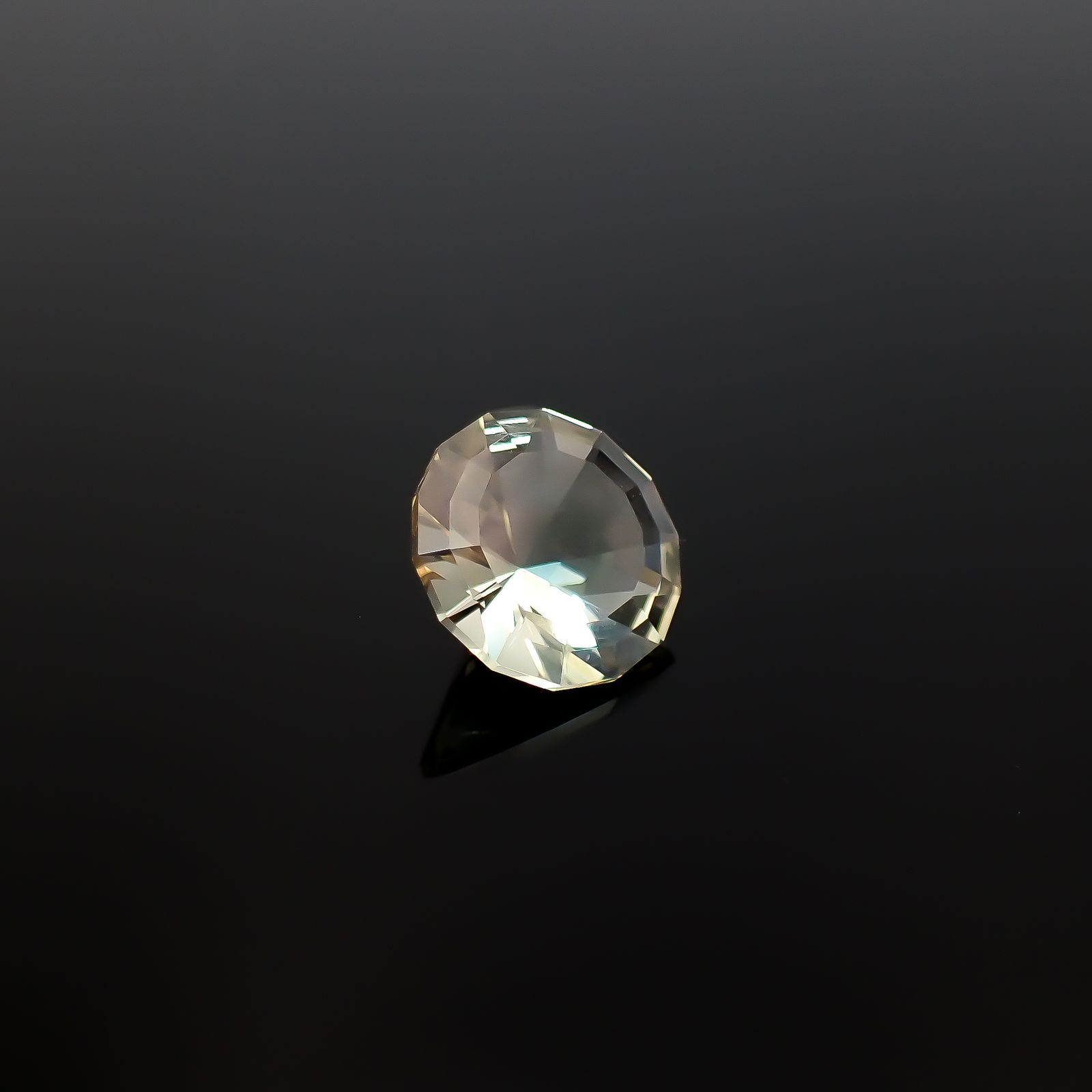 ◇カスタムカット◇バイカラーオレゴンサンストーン アメリカ・オレゴン州産 3.29ct [250229903]10.5x10.5mm前後