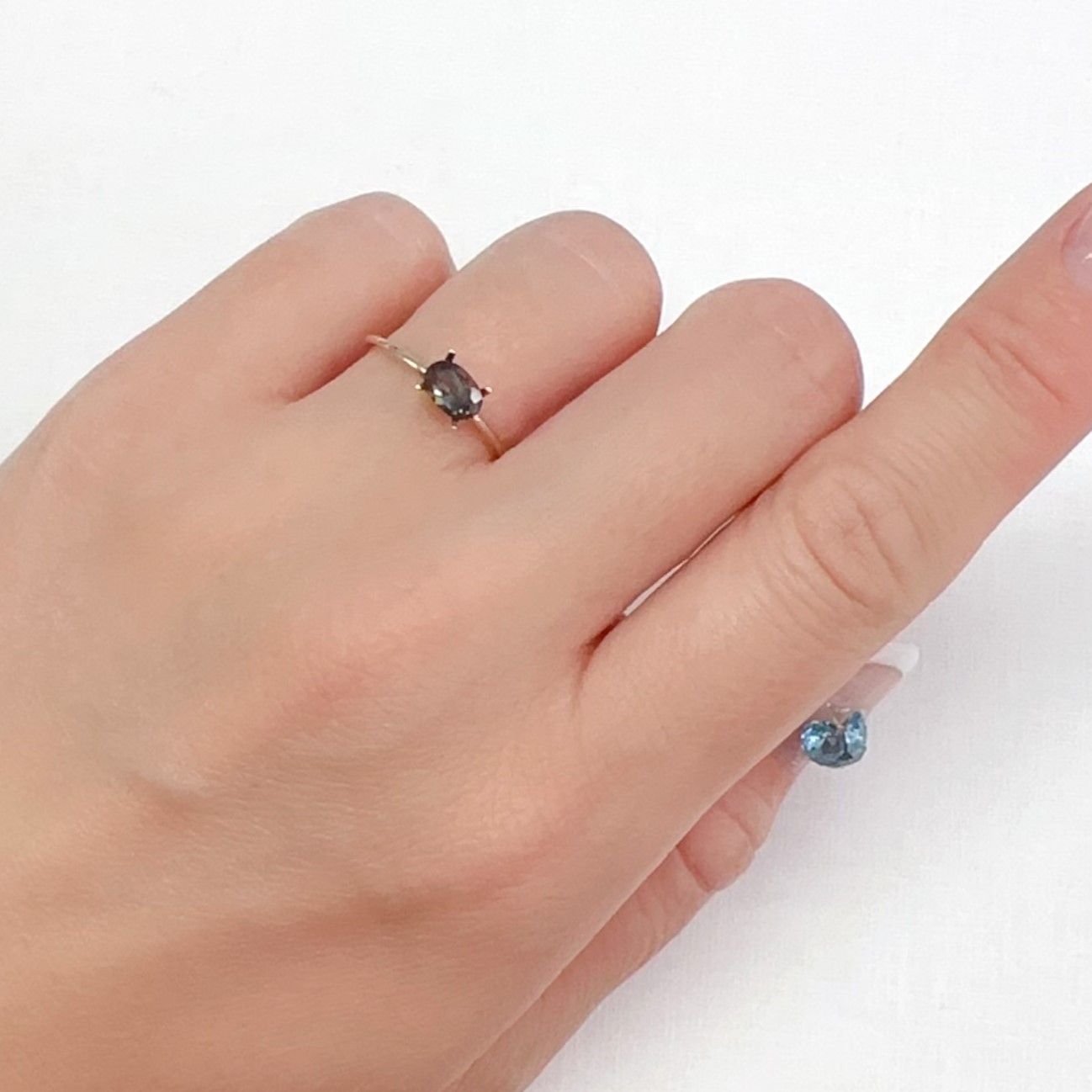 カラーチェンジアンデシン モンゴル産 0.43ct[240226323]5.9x3.9mm前後