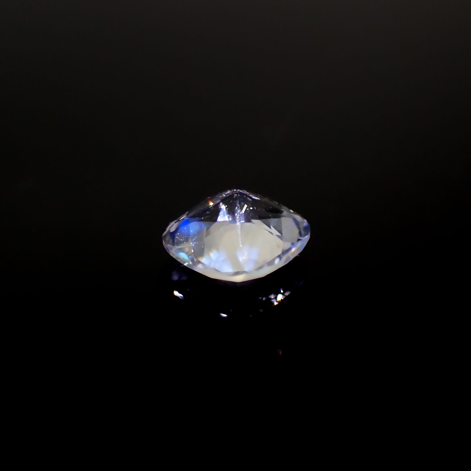 レインボームーンストーン ザンビア産 0.73ct[231224799]6x5.9mm前後