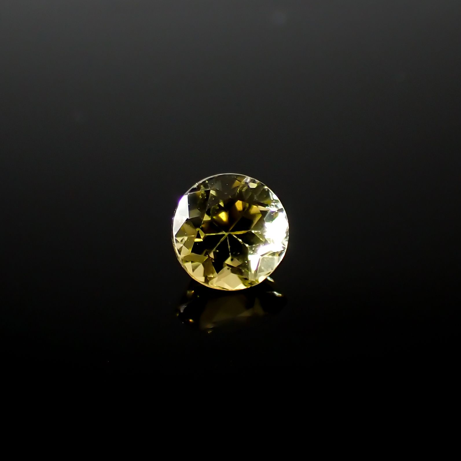 イエローゾイサイト タンザニア産 0.58ct[240427133]5x4.9mm前後