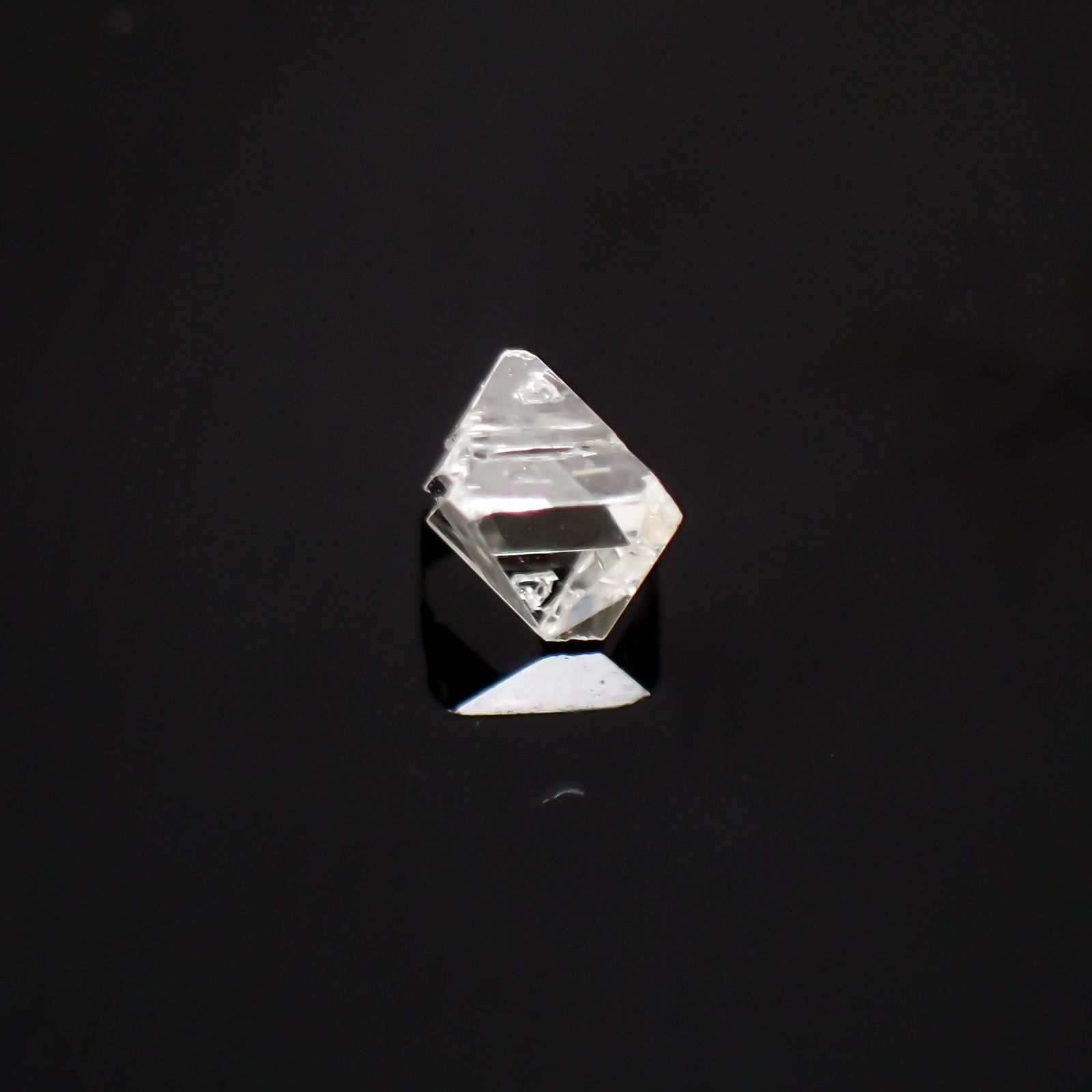 ソーヤブルダイヤモンド(宝石名ダイアモンド) ロシア産 原石・結晶 0.088ct 識別済[210410556]2.9×2.8mm前後
