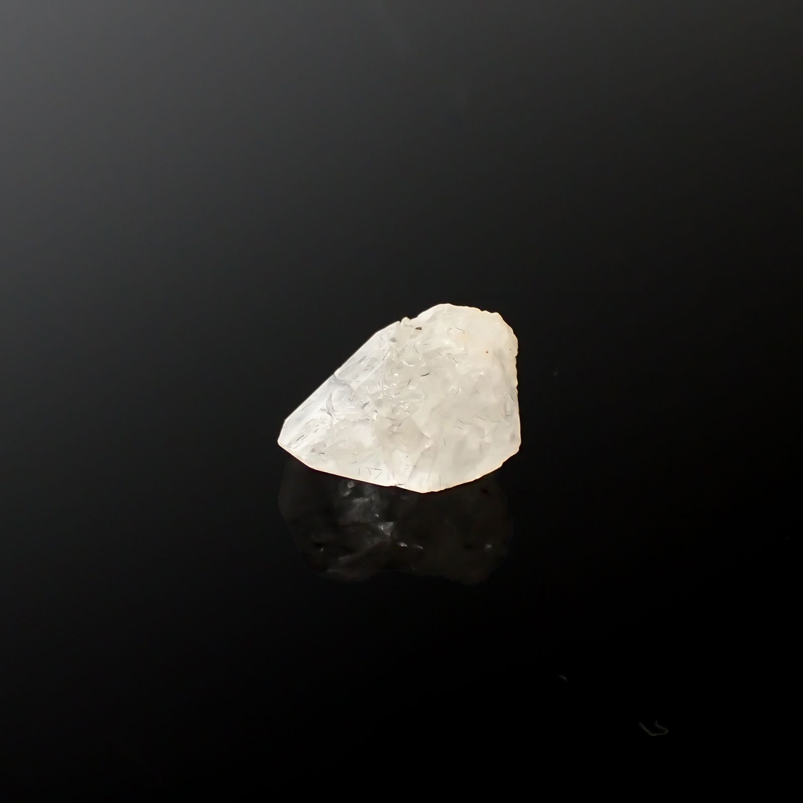 フェナカイト 原石 ウクライナ産 7.19ct[240326815]13.8x12.3mm前後