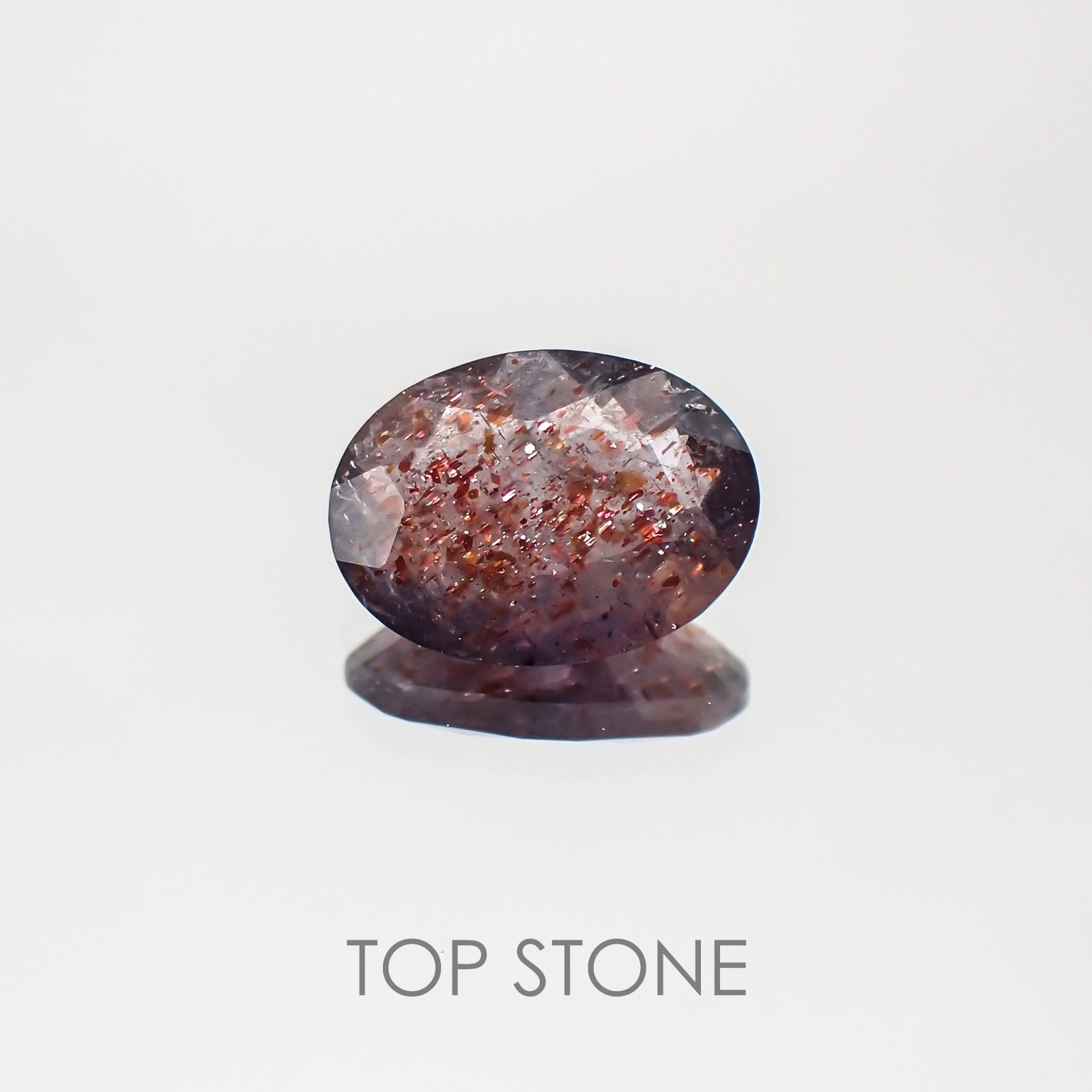 ブラッドショットアイオライト インド産 ルース 0.87ct[210310446]8.4×6.3mm前後