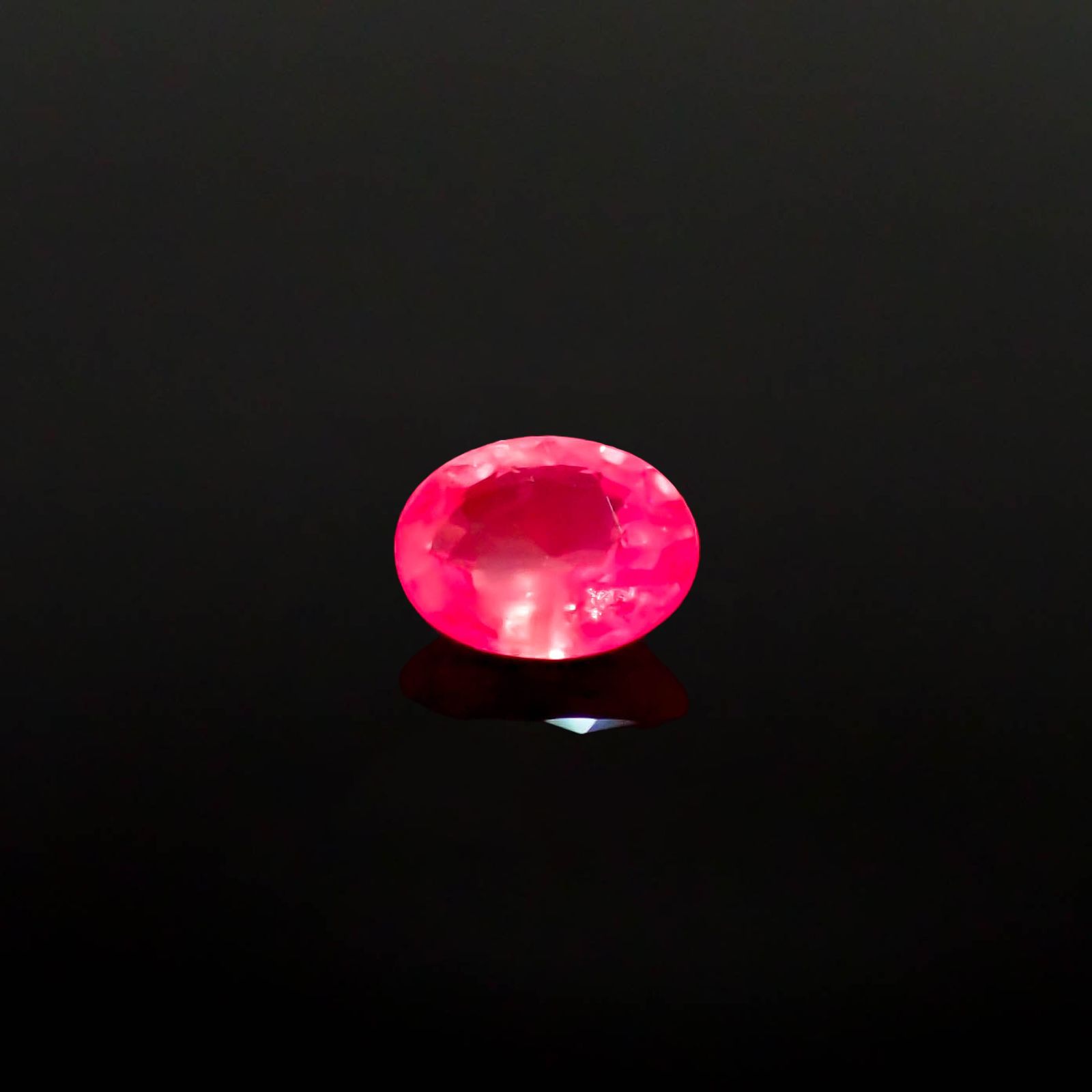 シルキーピンクサファイア 非加熱 ベトナム産 0.32ct [250330056]4.6x3.6mm前後
