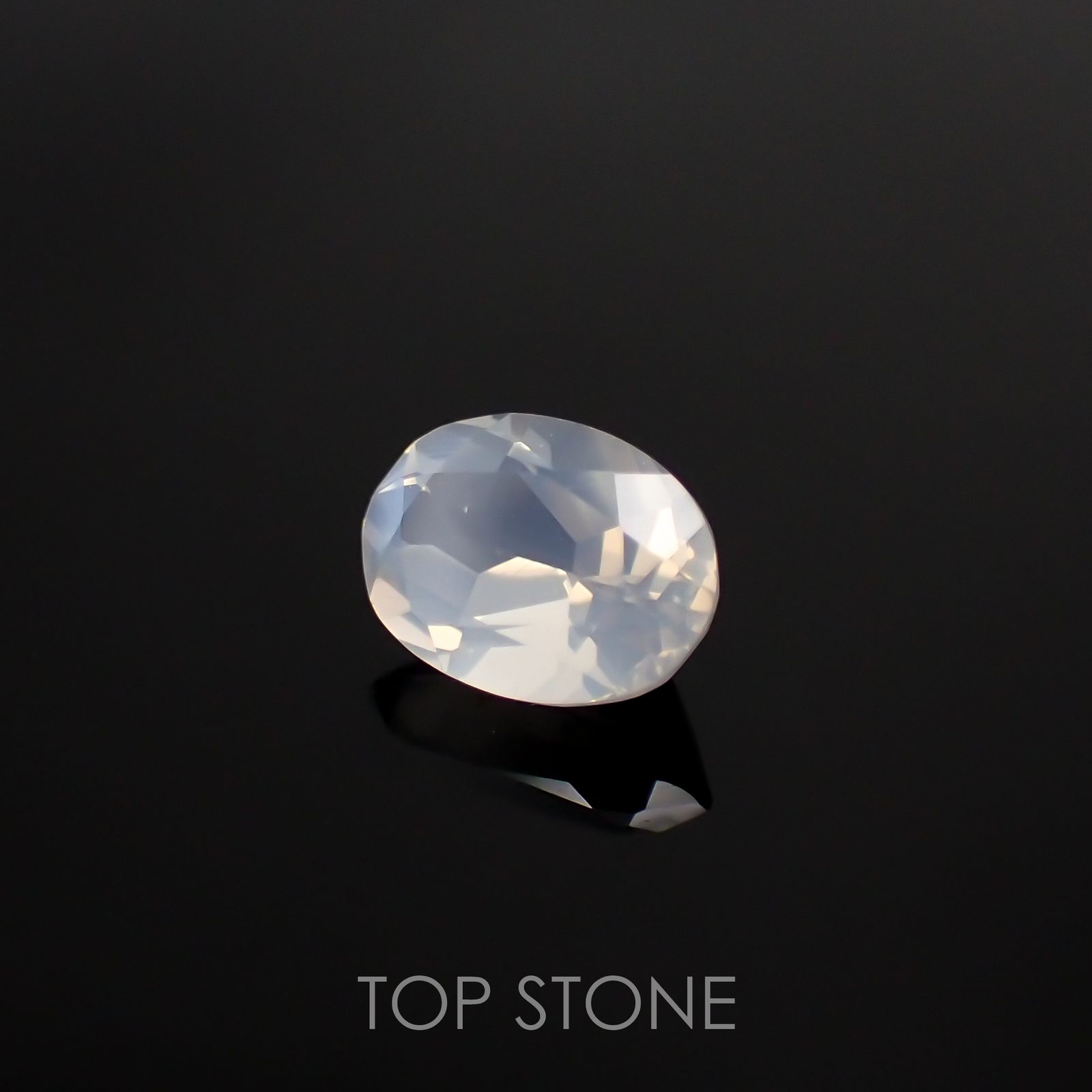 ムーンストーン インド・スリランカ産 ルース 0.72ct[210611351]7.1×5.1mm前後