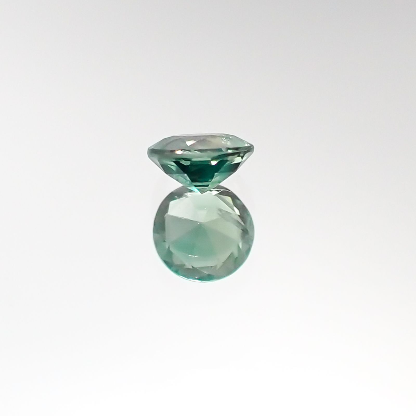 アレキサンドライト(宝石名アレキサンドライト) ブラジル産 0.17ct 識別済[20095538]3.5×3.5mm前後