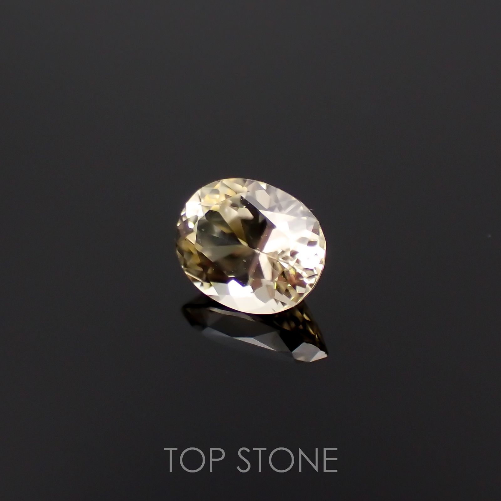 シンハライト(宝石名シンハライト)スリランカ産 0.52ct 識別済[221219710]5.6x4.4mm前後