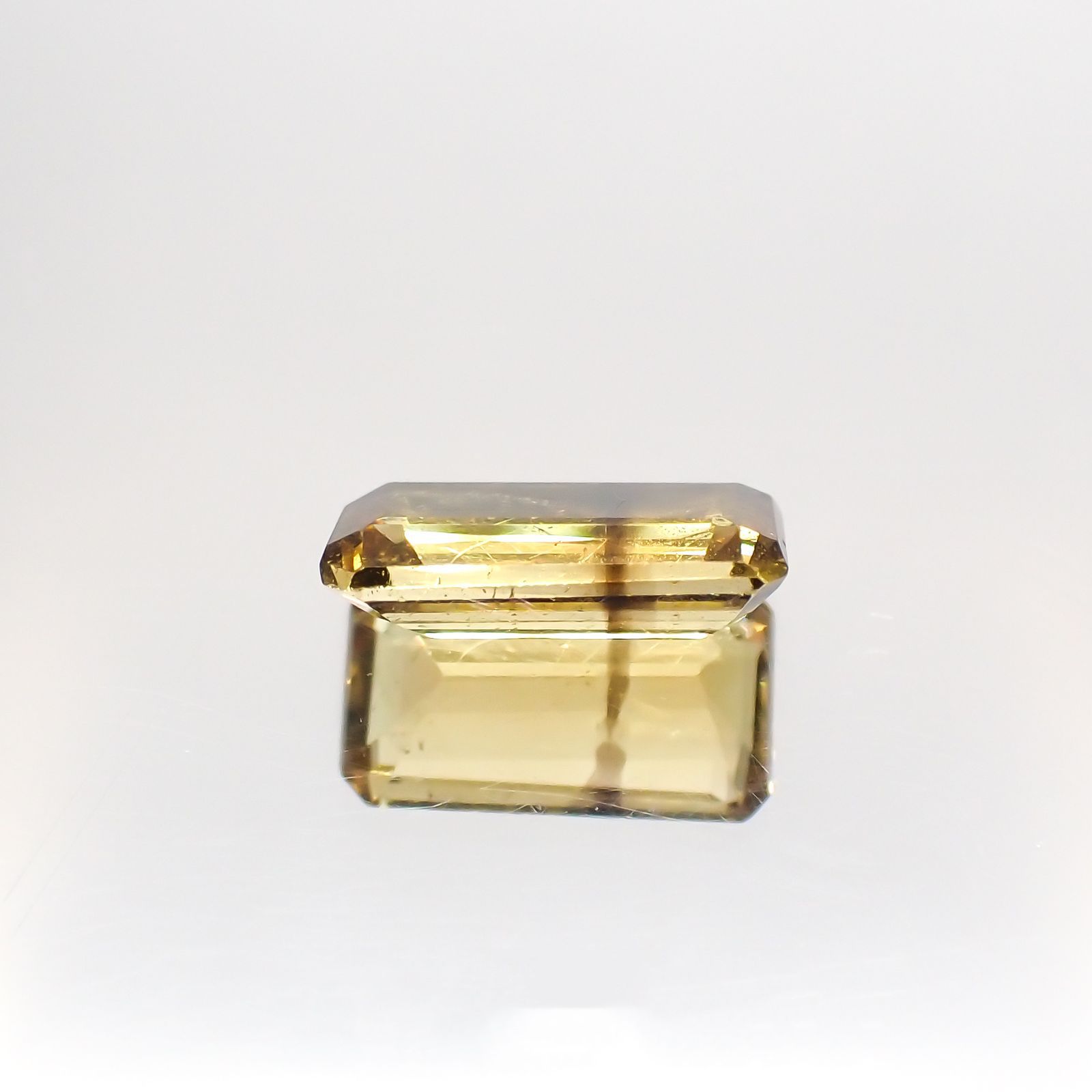 カラーバンドクリソベリル(宝石名クリソベリル)マダガスカル産 0.95ct 識別済[220114189]7.7x4.2mm前後