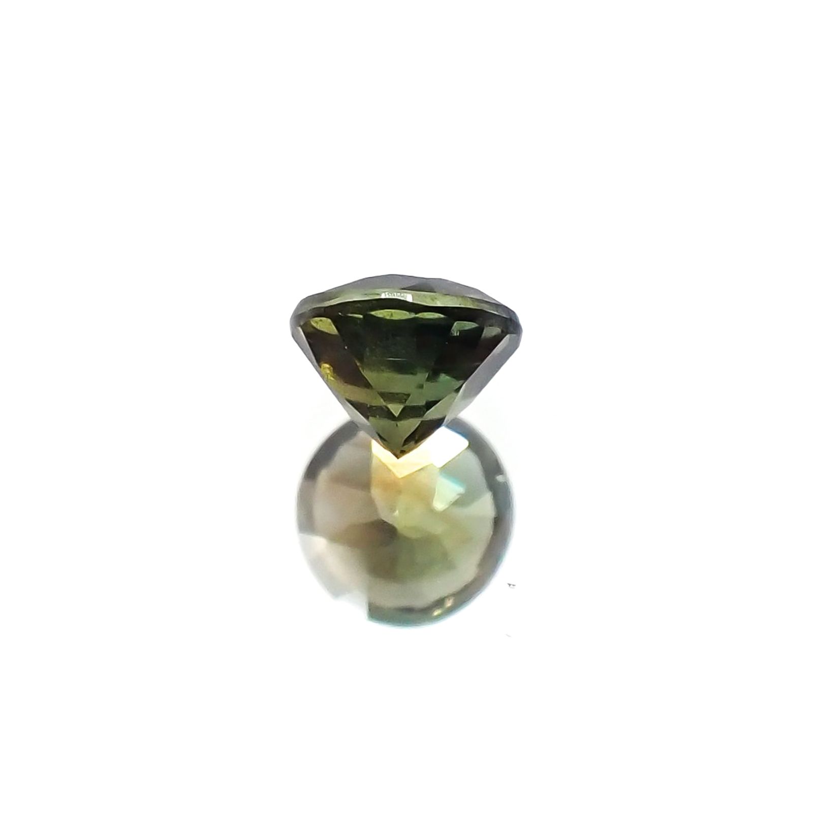 ゴールドシーンサファイア(宝石名シーン・サファイア)ケニア産 識別済 0.37ct / 4x4mm前後 [220717174]