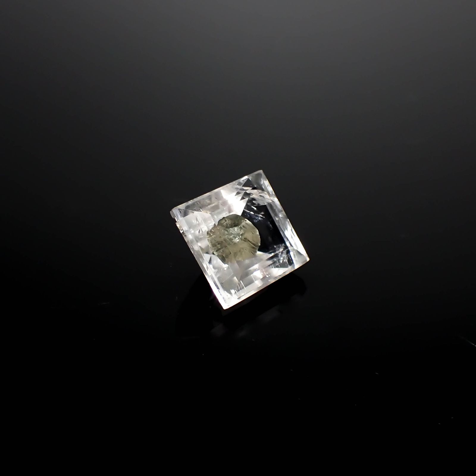 パイライトインクォーツ ブラジル産 15.27ct[240225921]14.1x13.6mm前後