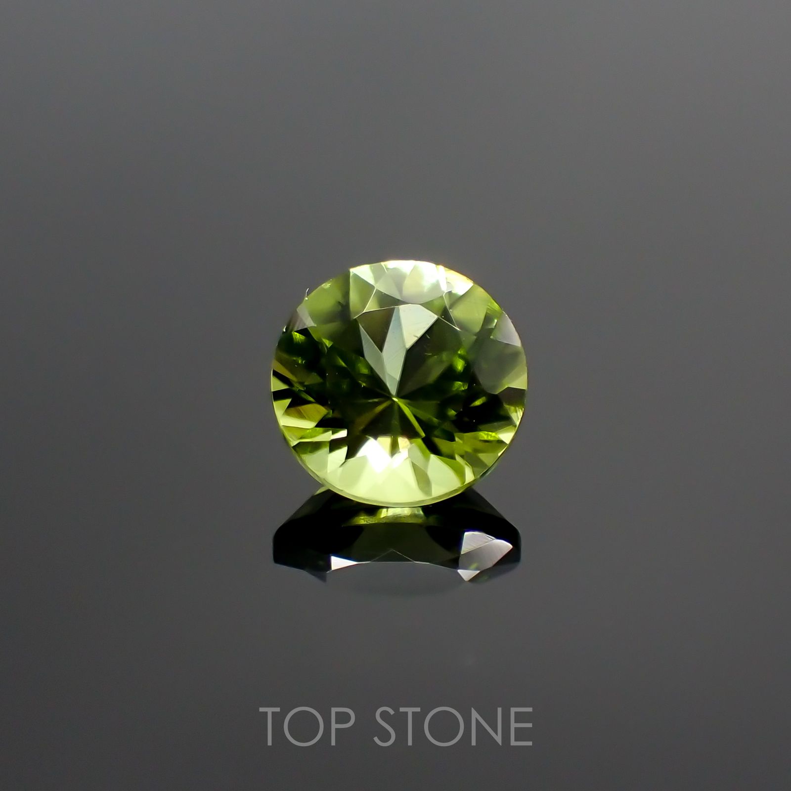 ペリドット(宝石名ペリドット) パキスタン産 1.06ct 識別済[210913076]6.4×6.4mm前後