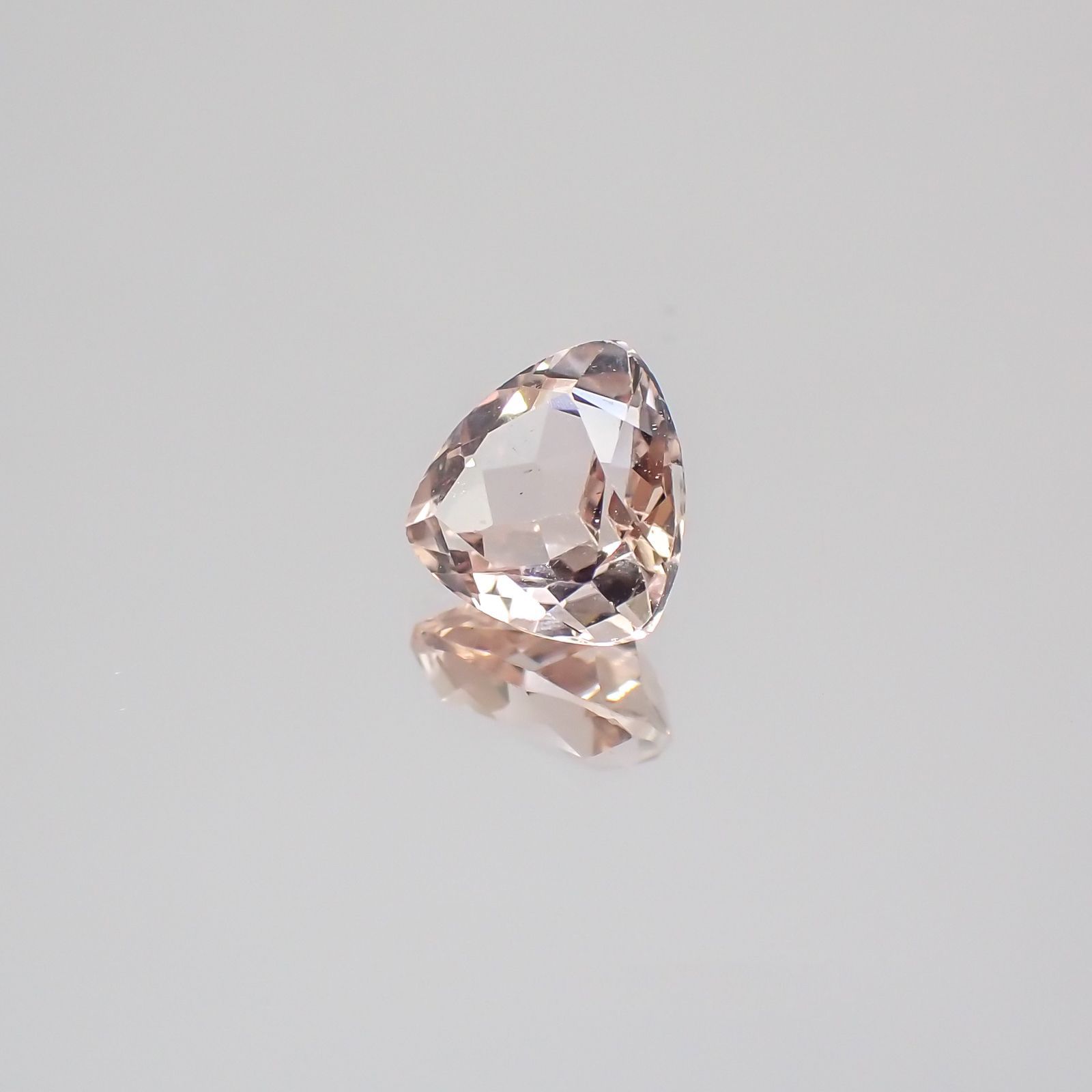 モルガナイト(宝石名モルガナイト) ナイジェリア産 1.11ct 識別済[20129097]7×6.8mm前後