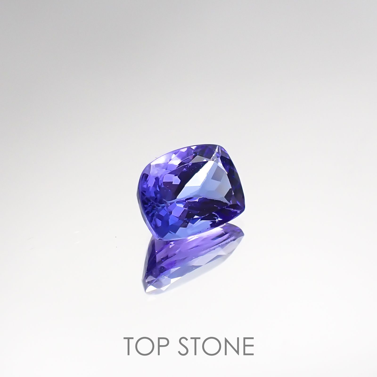 タンザナイト(宝石名タンザナイト) タンザニア産 1.21ct 識別済[210711840]7.1×5.3mm前後