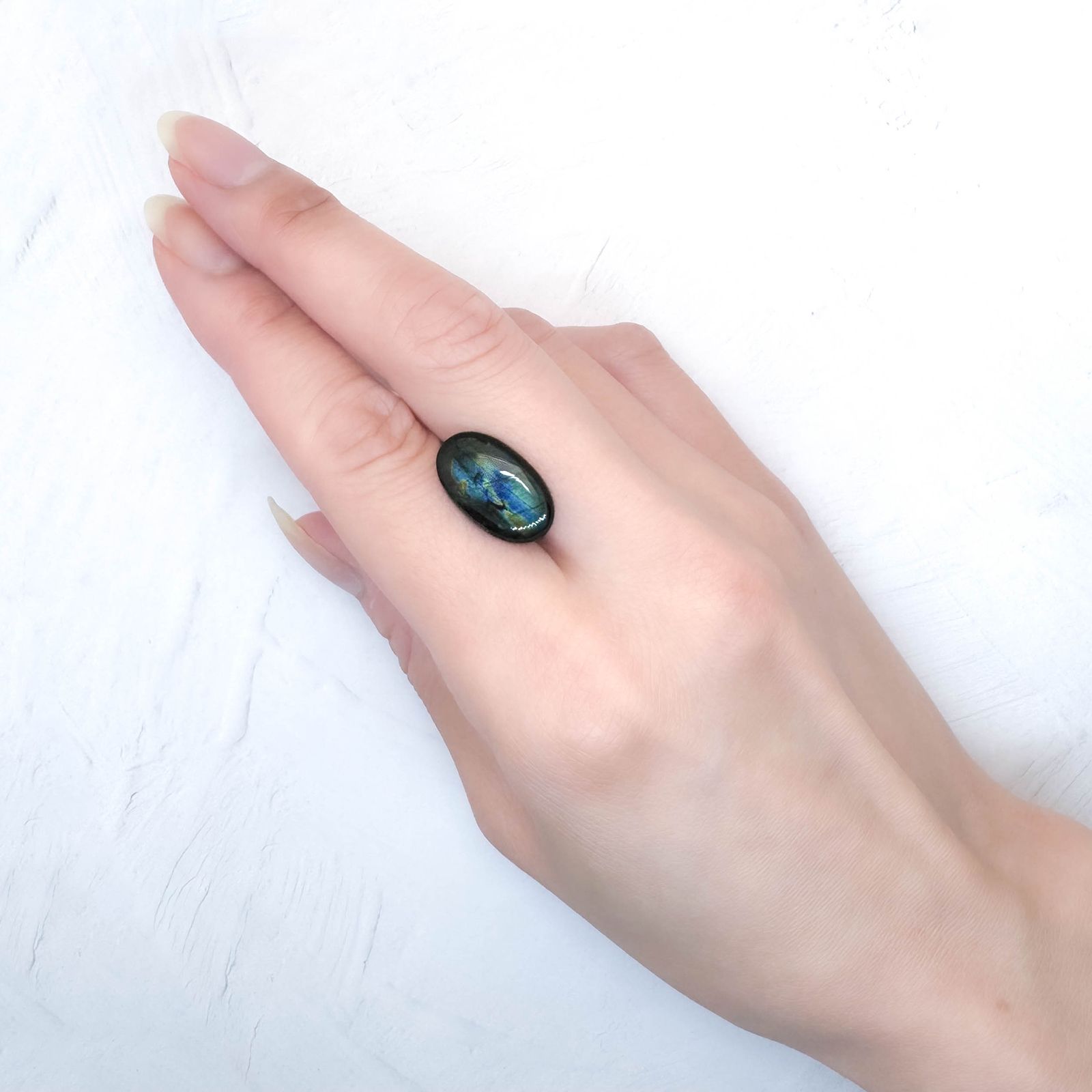 スペクトロライト フィンランド・ユレマ産 4.88ct / 17.5x10.5mm前後 [251031258]