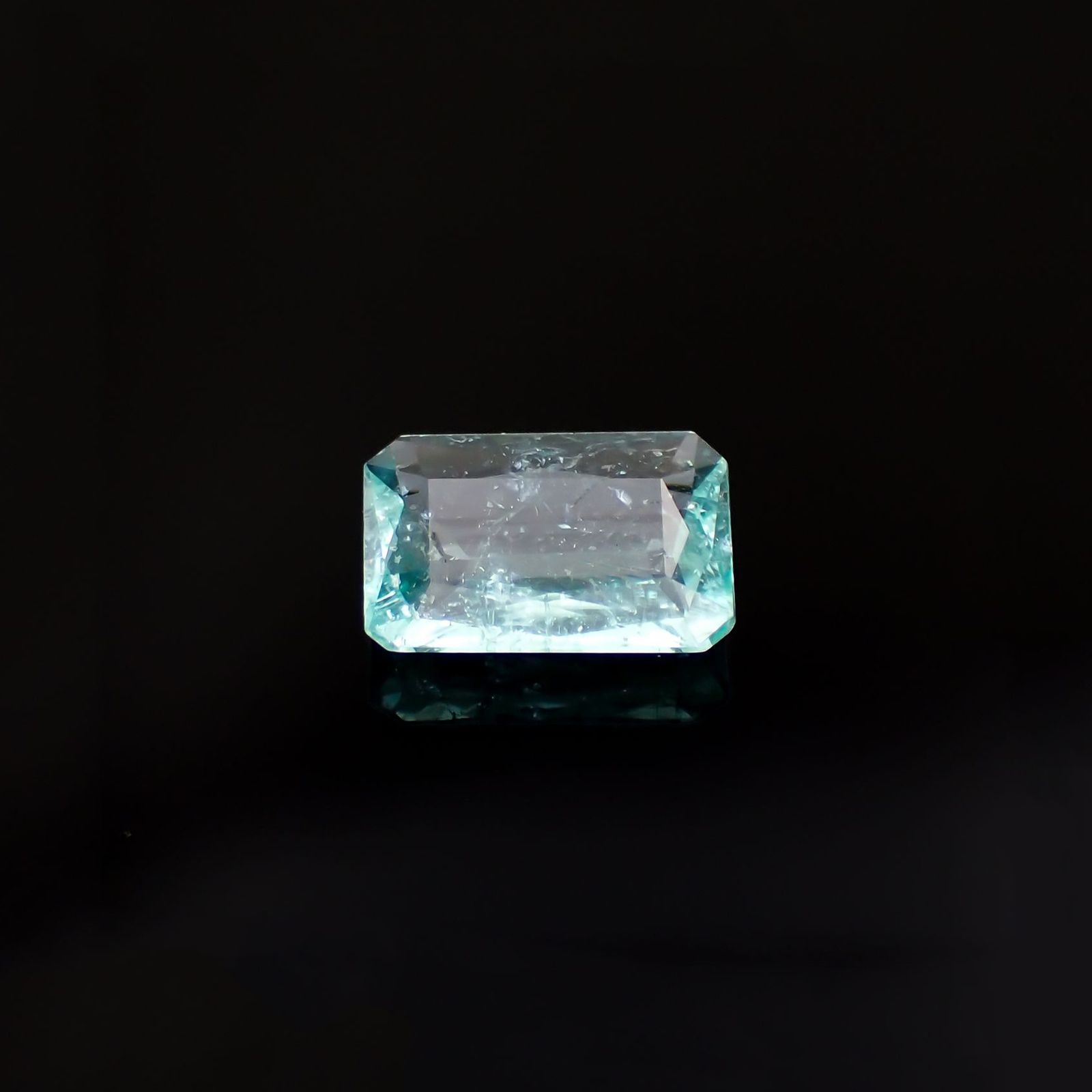 パライバトルマリン(宝石名トルマリン/別名パライバ・トルマリン)モザンビーク産 ソ付(宝貴協) 2.283ct / 10.92x7.59mm前後 [230421880]