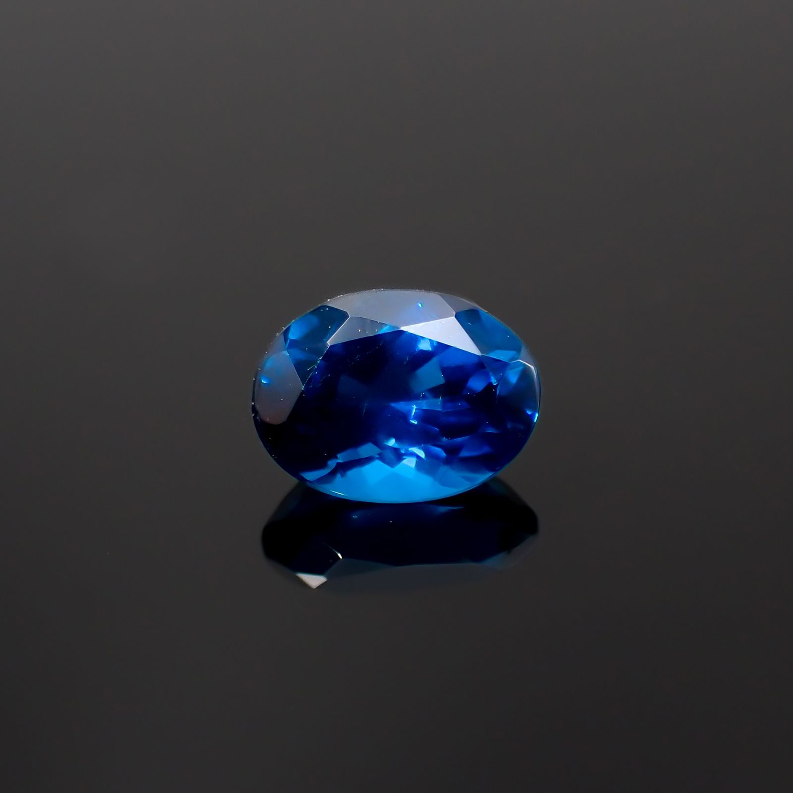 ディープブルーアパタイト  マダガスカル産 0.90ct[230421660]6.8x5mm前後