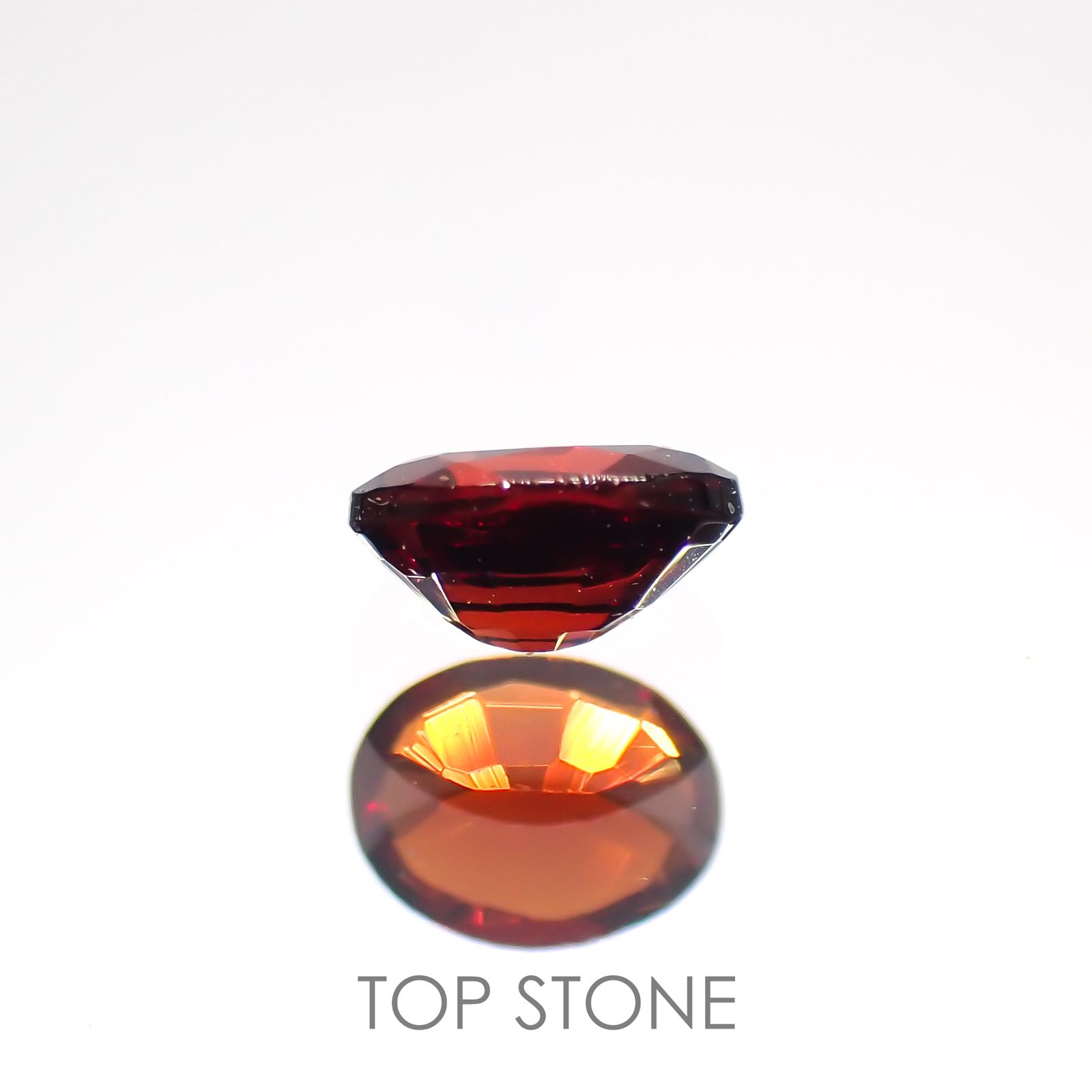 レッドスピネル(宝石名レッド・スピネル)タンザニア産 0.19ct 識別済[220114325]3.8x2.9mm前後