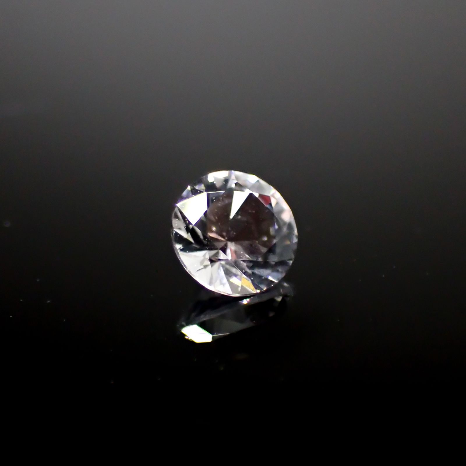 フェナカイト ロシア産 0.28ct [241129481]4.2x4.2mm前後