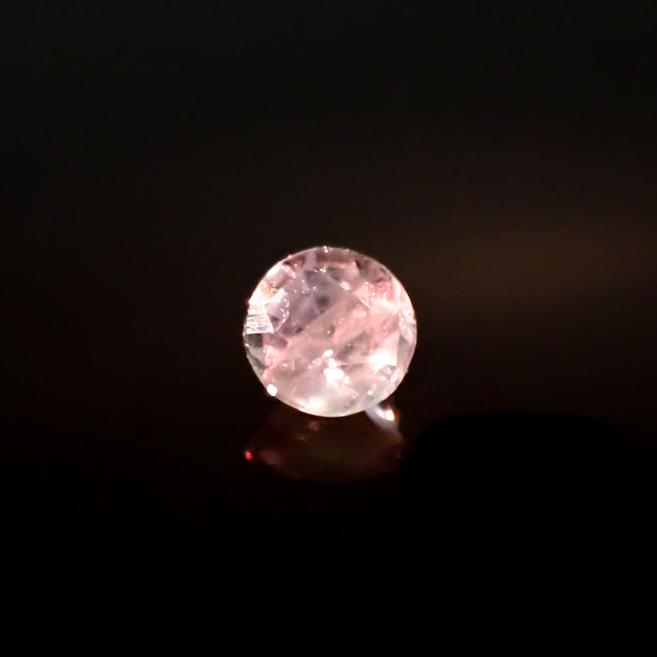 シルキーアレキサンドライト ブラジル・ミナスジェライス州ヘマチタ鉱山産 0.16ct [250129761]3.1x3mm前後