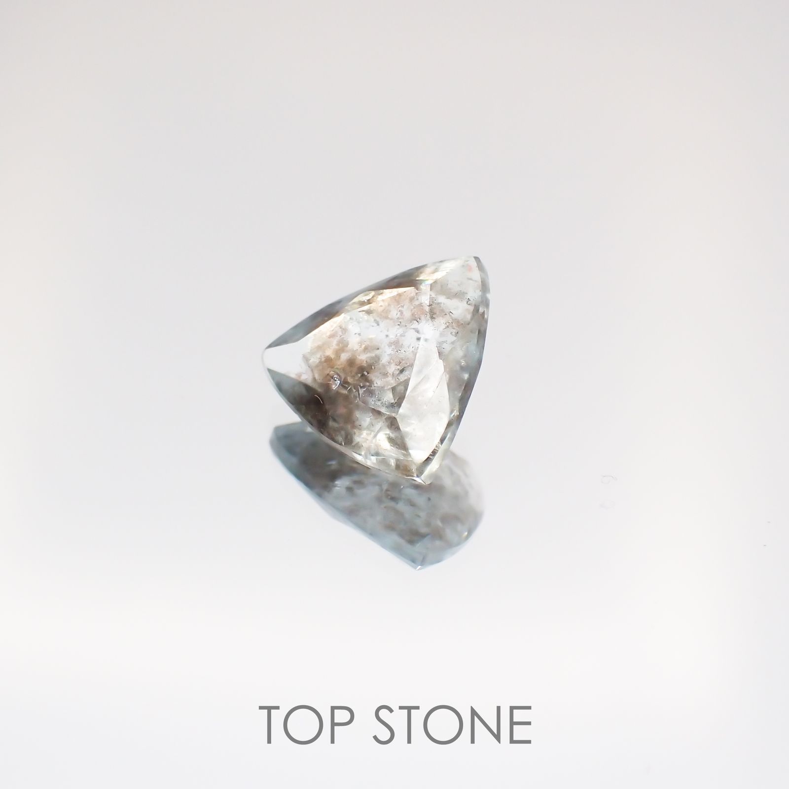 アベンチュリンアクアマリン ブラジル産 ルース 1.75ct[210510787]8.9×9.1mm前後