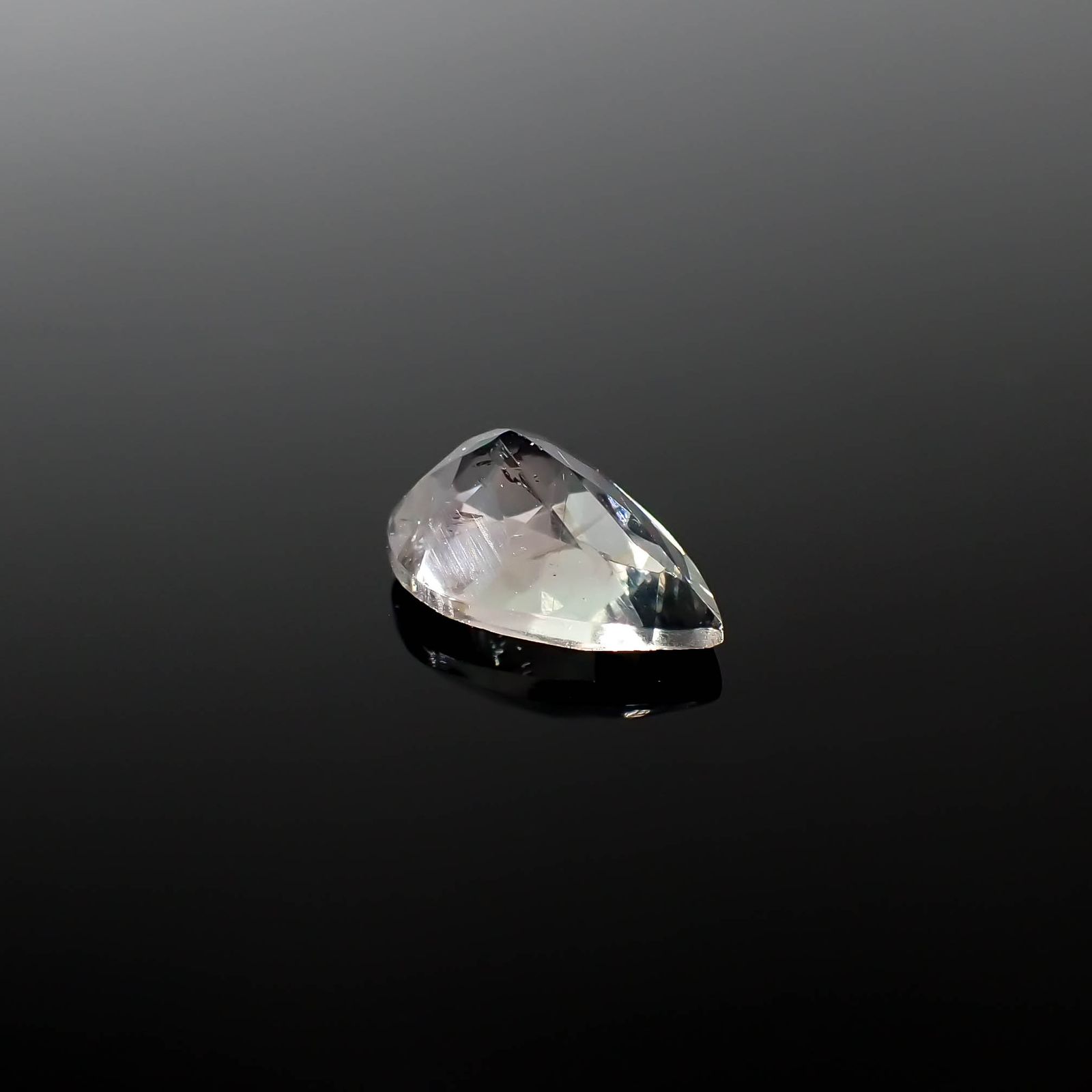 フローライト フルオレッセンス イギリス・ロジャリー鉱山産 2.08ct[240326600]10.5x7.2mm前後