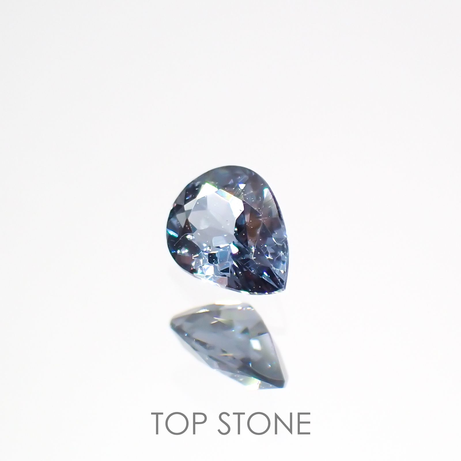 カラーチェンジガーネット アレキタイプ(宝石名ガーネット)マダガスカル・ベキリー産 0.16ct 識別済[220616431]4.1x3mm前後