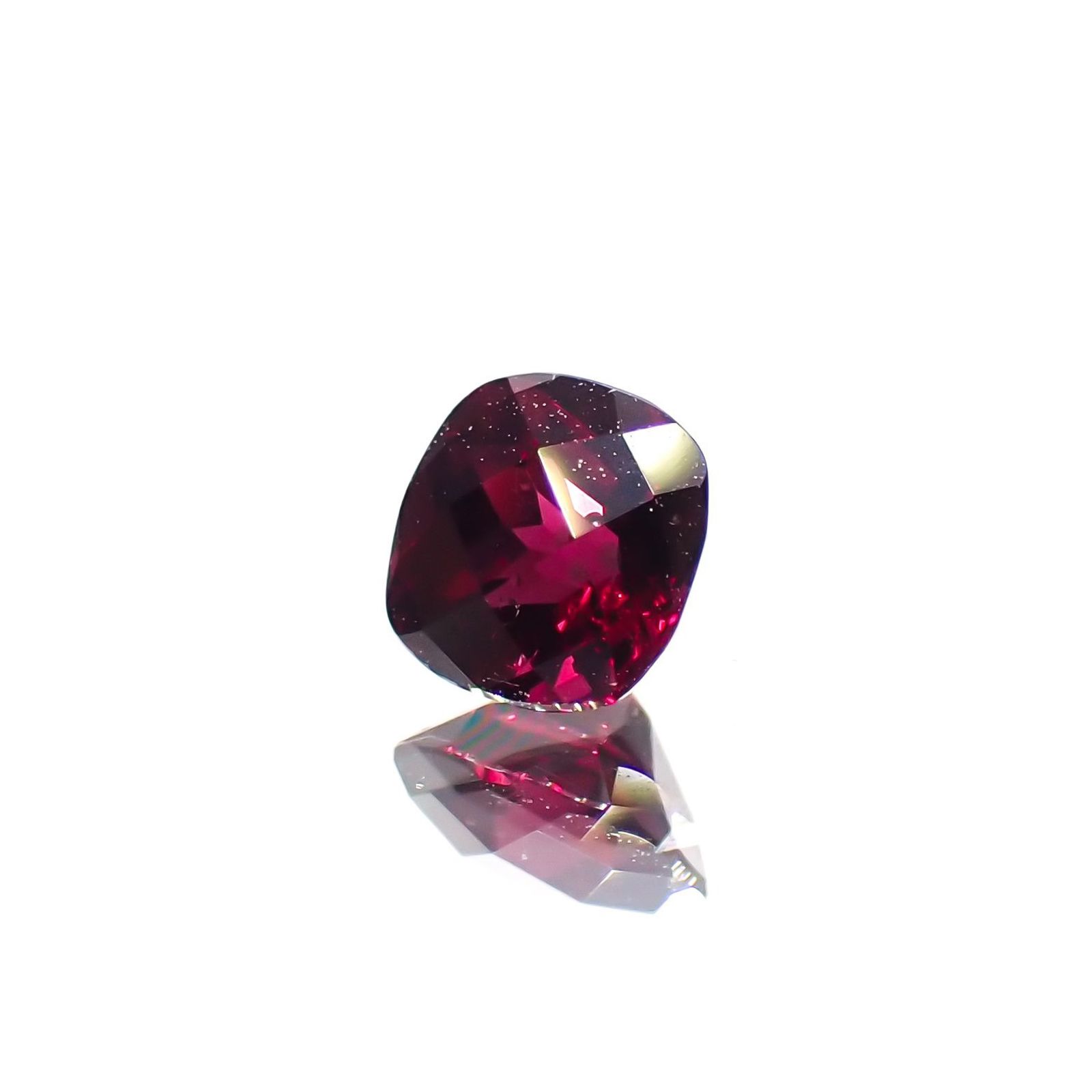 ◇チェッカーカット◇アントヒルガーネット(クロムパイロープガーネット) アメリカ・アリゾナ州産 0.38ct / 4.1x4.1mm前後 [251022881]