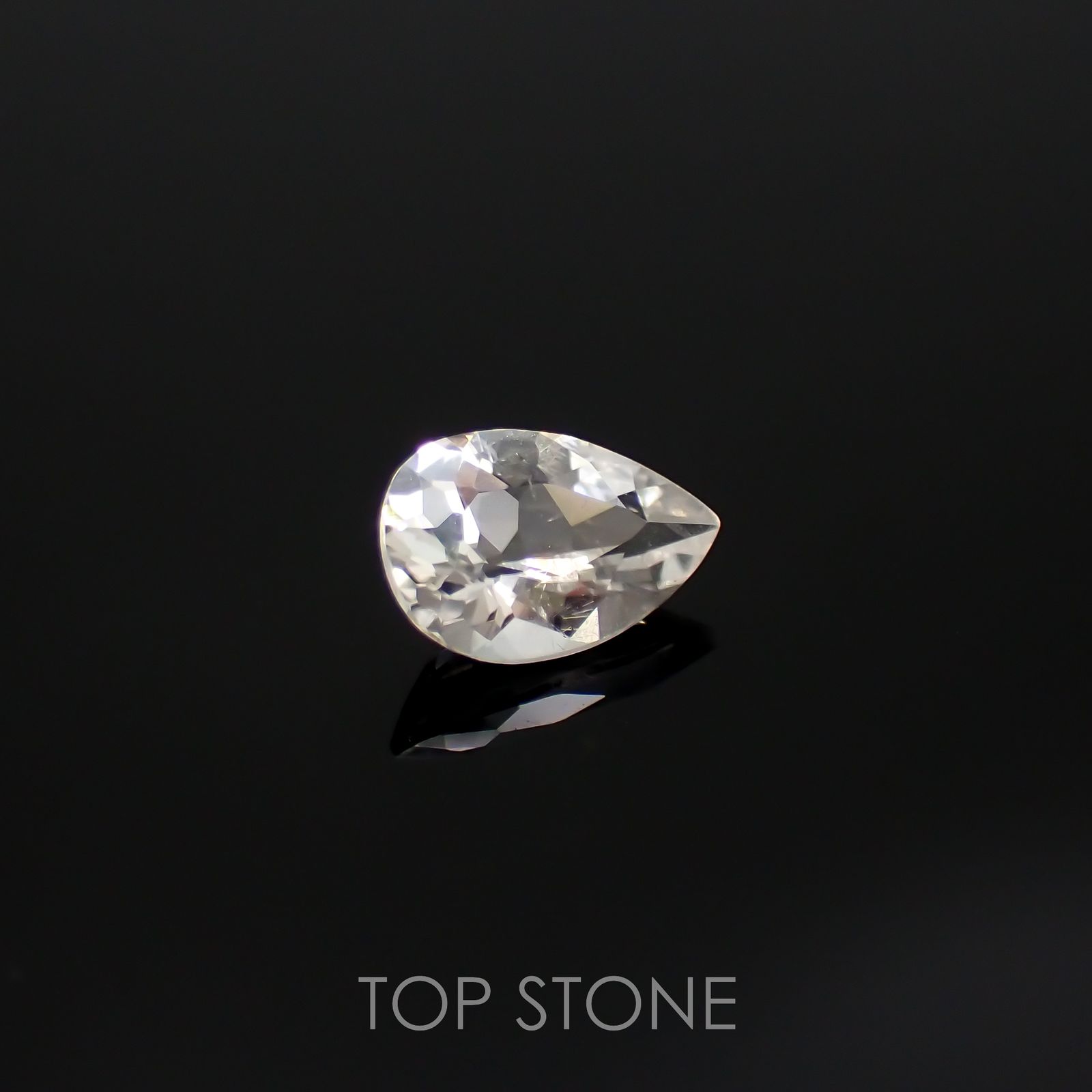 フェナカイト(宝石名フェナカイト)ロシア産 0.78ct 識別済[220515730]8x5.4mm前後