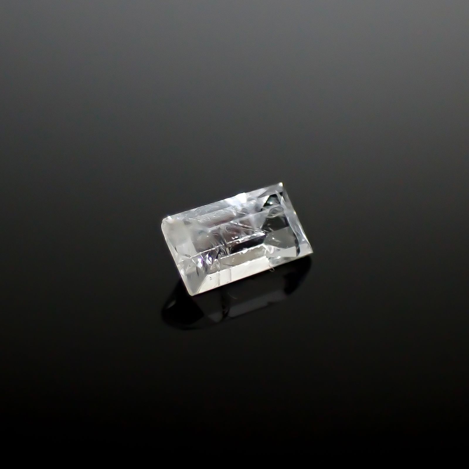 ハイアロフェン(宝石名ハイアロフェーン)ボスニア・ヘルツェゴビナ産 0.203ct ソ付(日独)[250229896]4.64x2.53mm前後