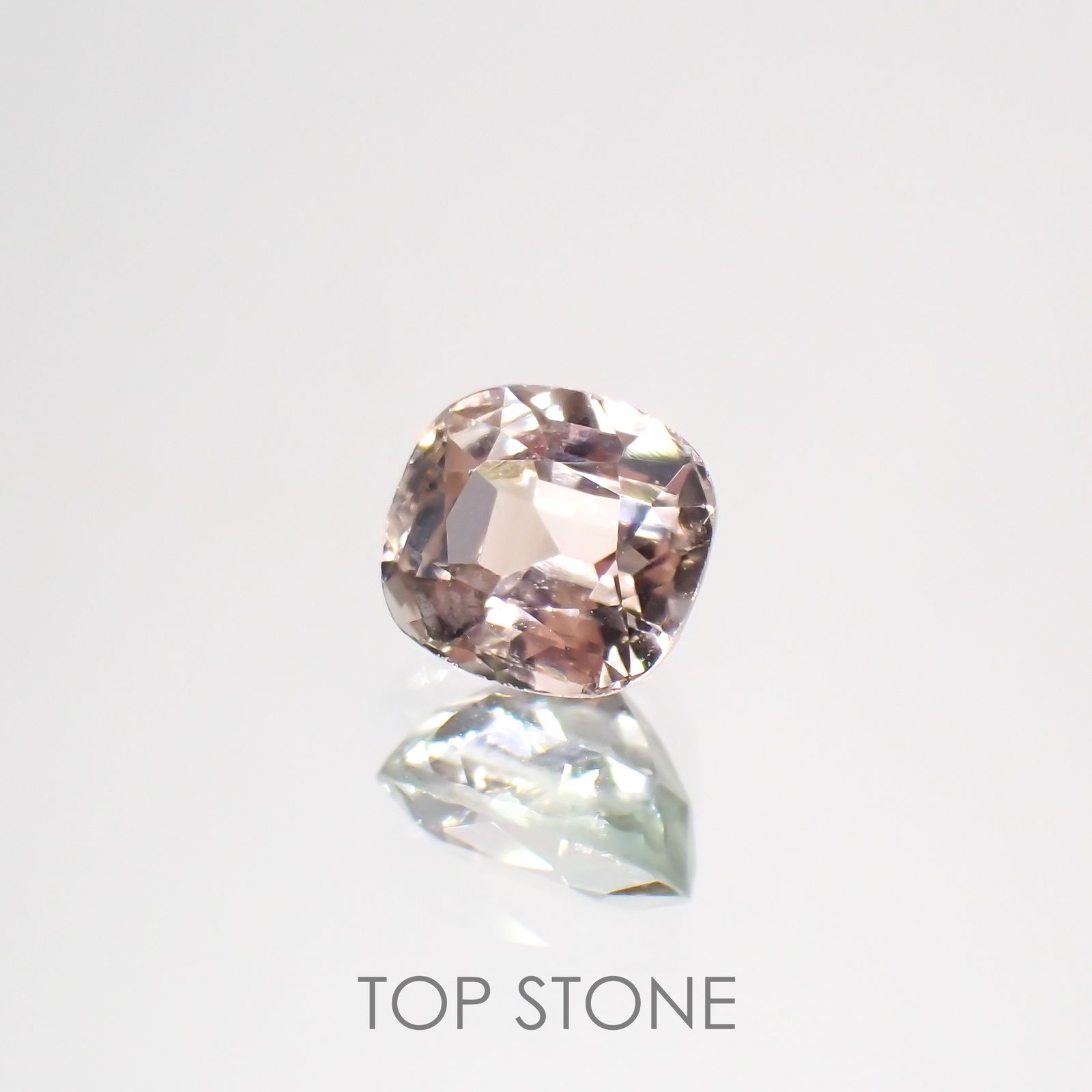 ピンクトルマリン アフガニスタン産 0.82ct[220114262]5.7x5.2mm前後