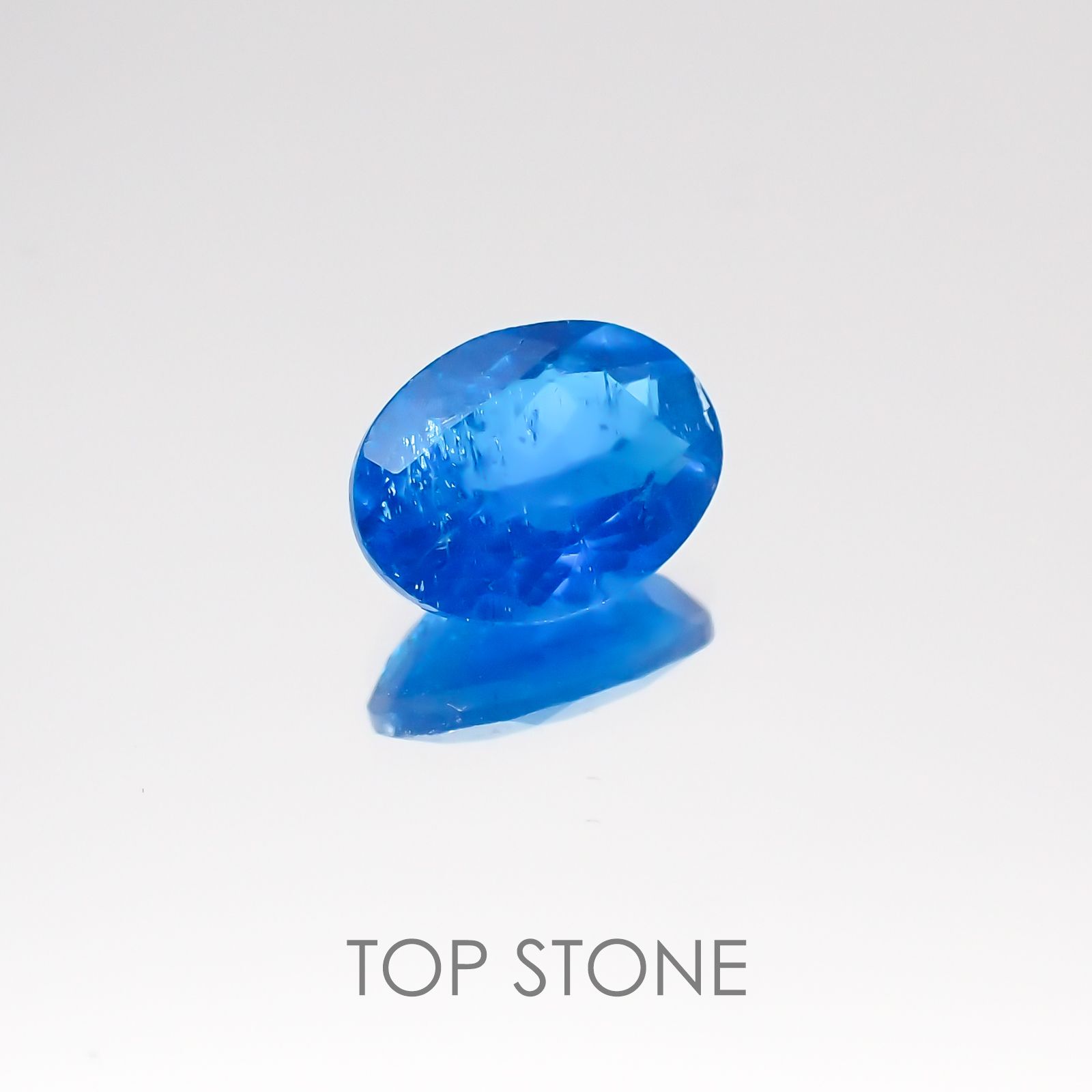 ネオンブルーアパタイト ブラジル産 ルース 1.17ct[20128300]7.8×6mm前後