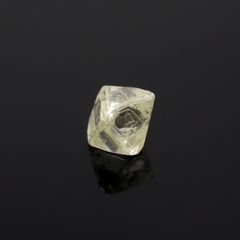 ソーヤブルダイヤモンド 原石(トライゴンあり/Trigon) ※通し穴あり(宝石名ダイアモンド) 0.29ct 識別済[230923457]4.2x4mm前後