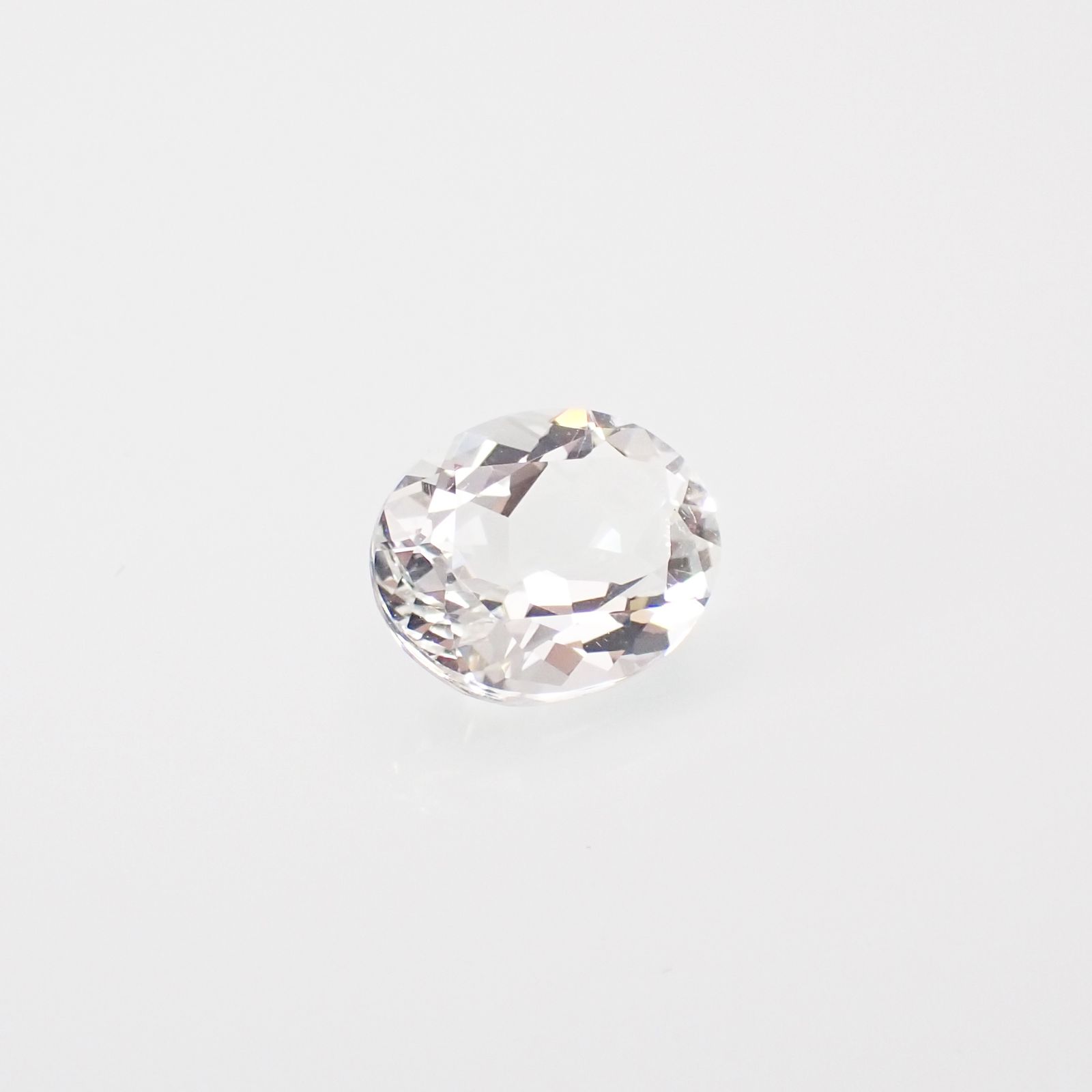 含バリウム・サニディン(宝石名サニディン)ドイツ産 1.95ct 識別済[231224975]9.5x7.5mm前後
