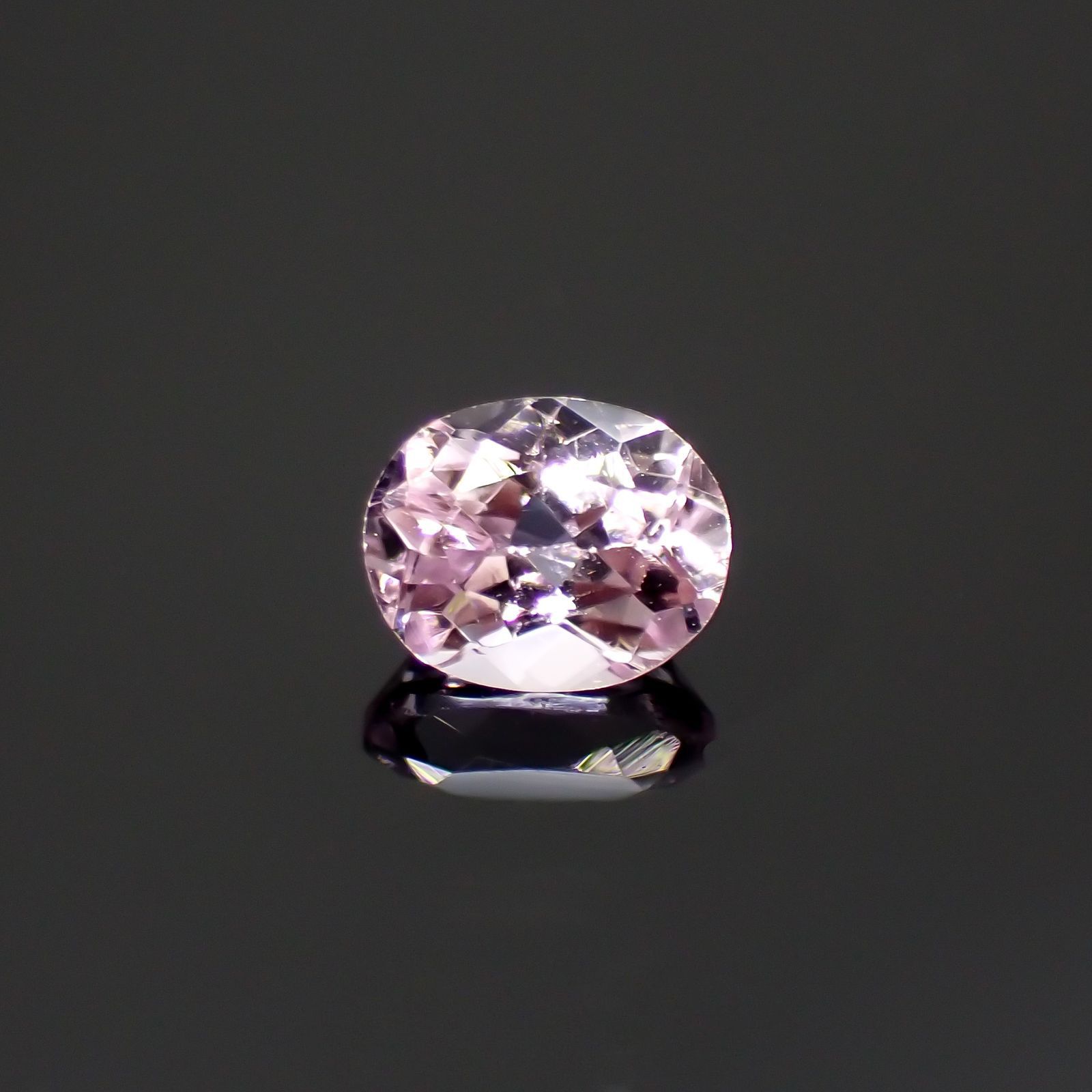 インペリアルトパーズ(宝石名トパーズ)ブラジル産 0.45ct 識別済[220114982]4.9x3.9mm前後