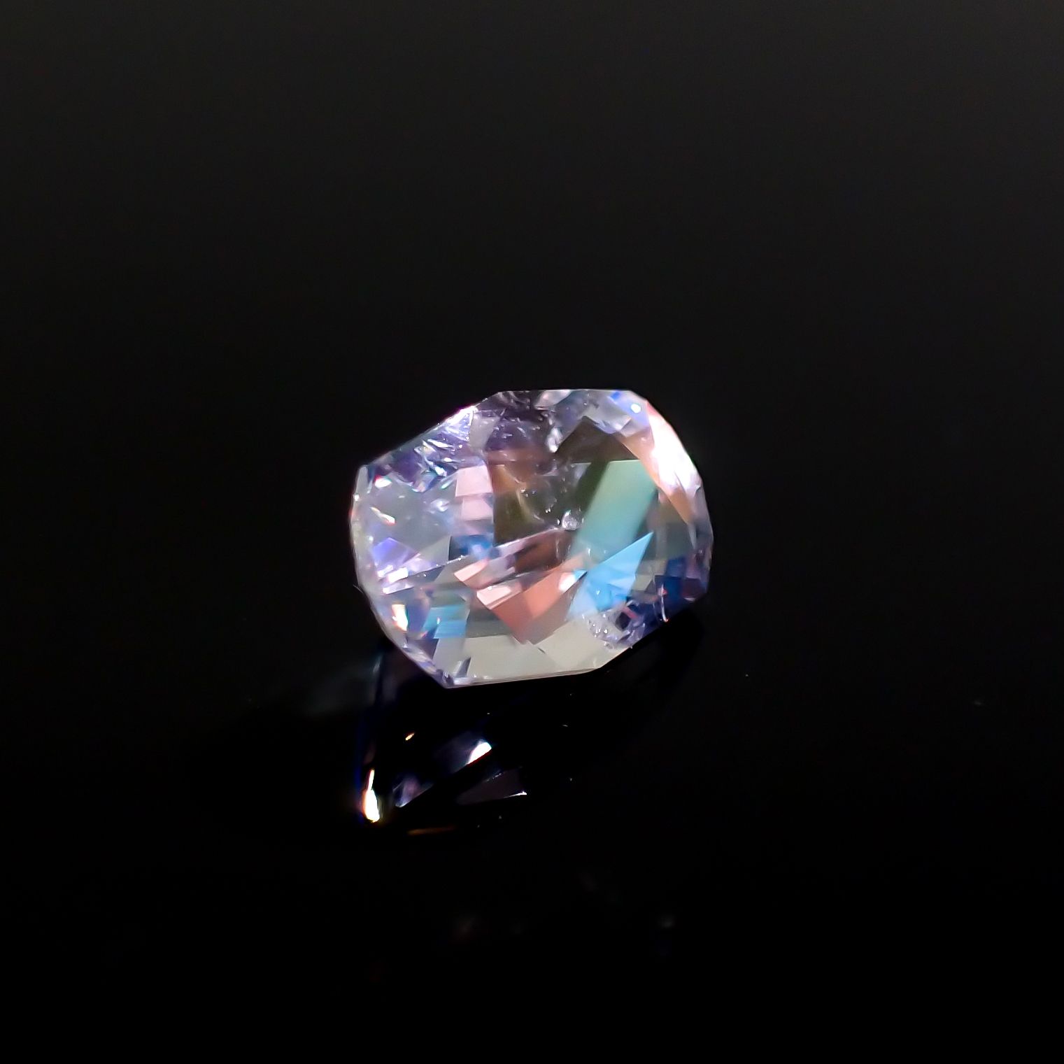 ◇カスタムカット◇レインボームーンストーン マダガスカル産 0.85ct[230923433]7.2x4.8mm前後