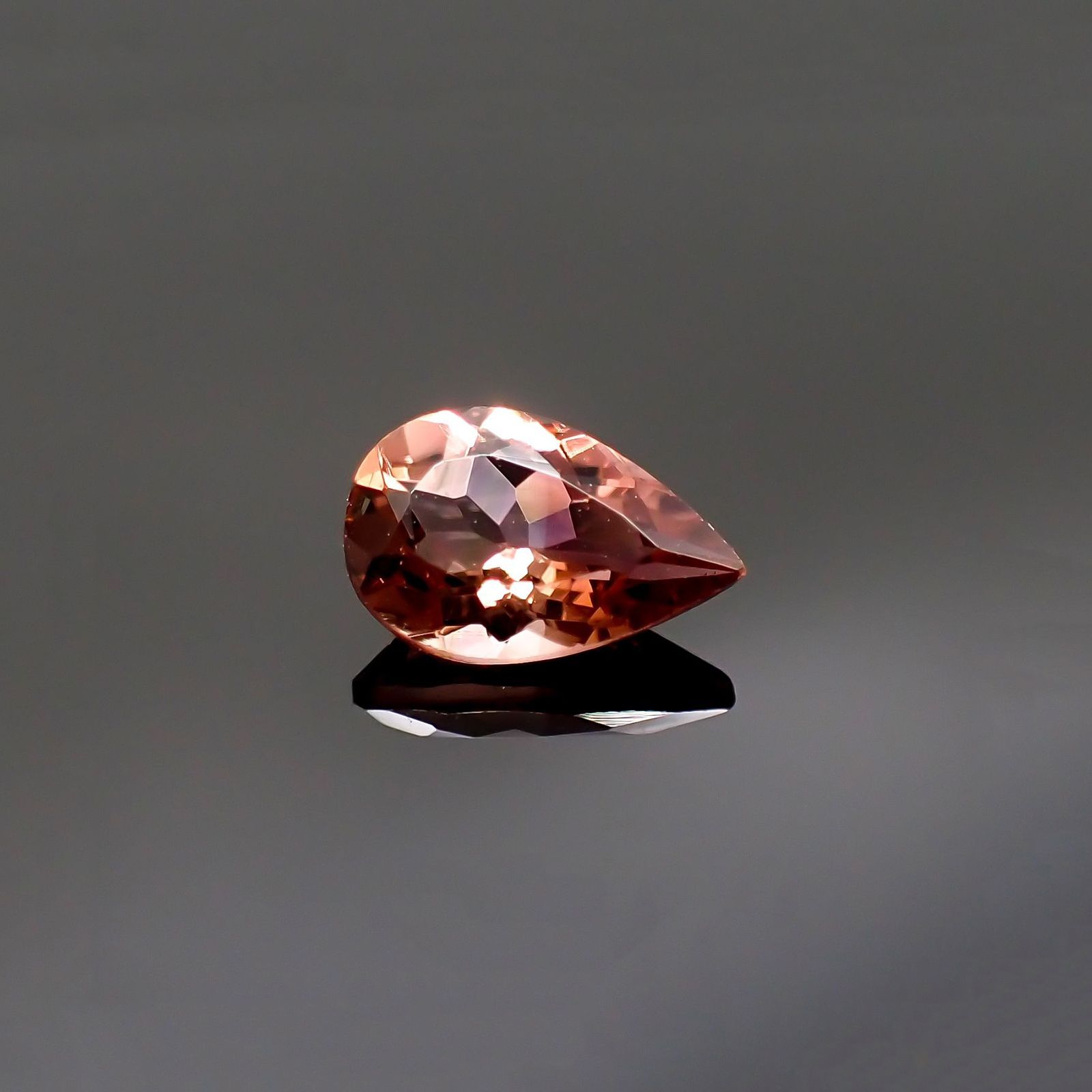 バイカラートルマリン(宝石名バイカラー・トルマリン) コンゴ民主共和国産 1.12ct 識別済[211013605]8.9×5.9mm前後