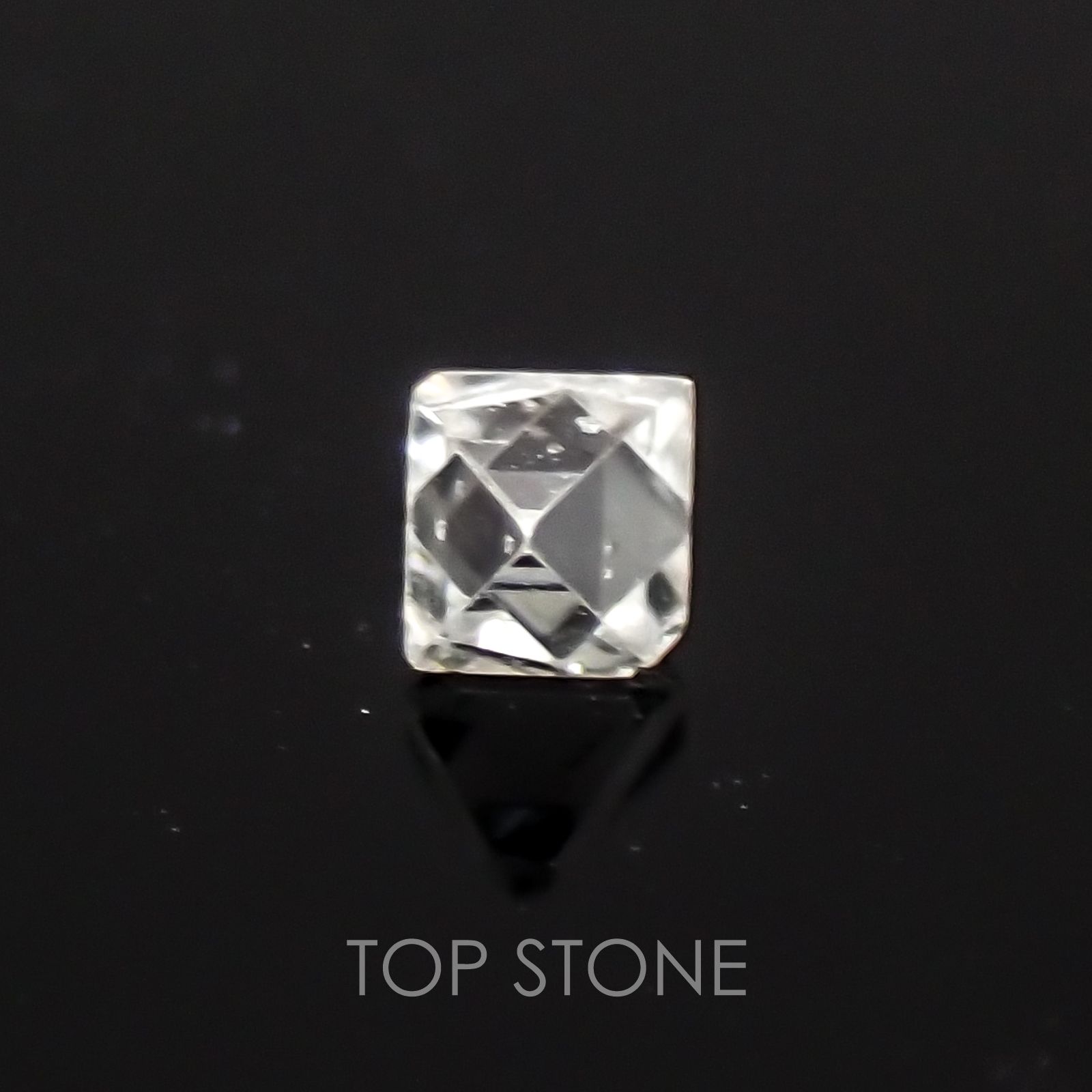 ソーヤブルダイヤモンド 原石 ロシア産 ルース 0.049ct[210310112]2.5×2mm前後