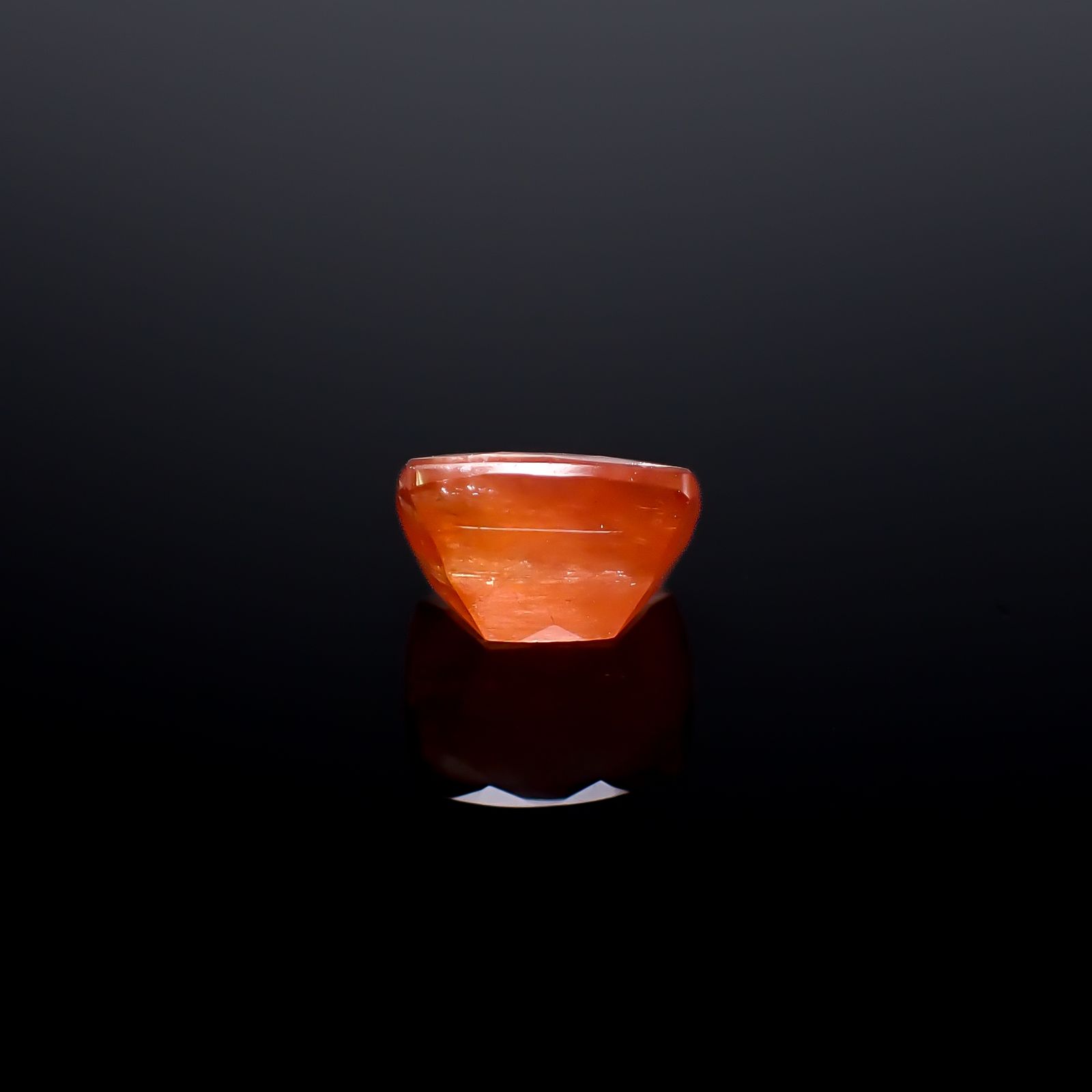 サンストーンスキャポライト(宝石名シーン・スキャポライト)タンザニア産 識別済 2.03ct / 8.7x7.1mm前後 [260832729]