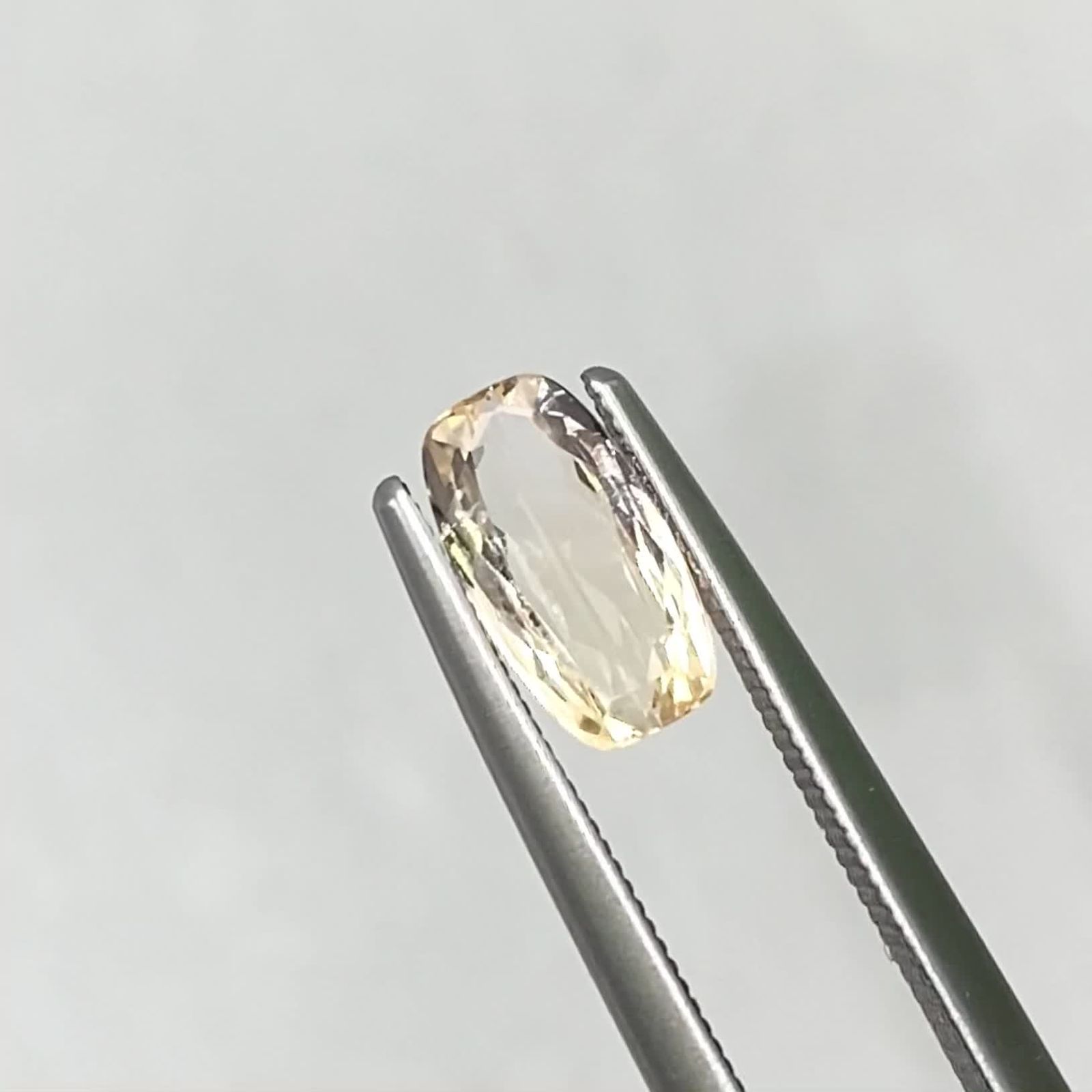 バイカラートパーズ ブラジル産 1.12ct[231023703]8.5x4.6mm前後 | TOP STONE(トップストーン)