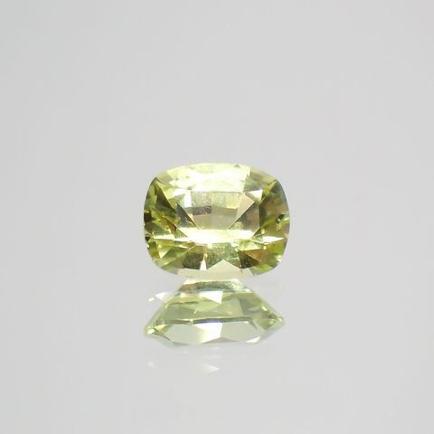 クリソベリル(宝石名クリソベリル)マダガスカル産 0.69ct 識別済[220114499]5.8x4.6mm前後