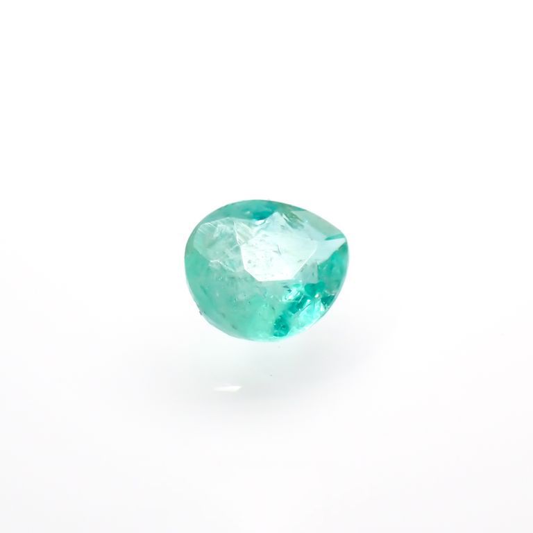 パライバトルマリン(宝石名トルマリン/別名パライバ・トルマリン)ブラジル・パライバ州バターリャ鉱山産 0.050ct 識別済[220616588]2.6x2.2mm前後
