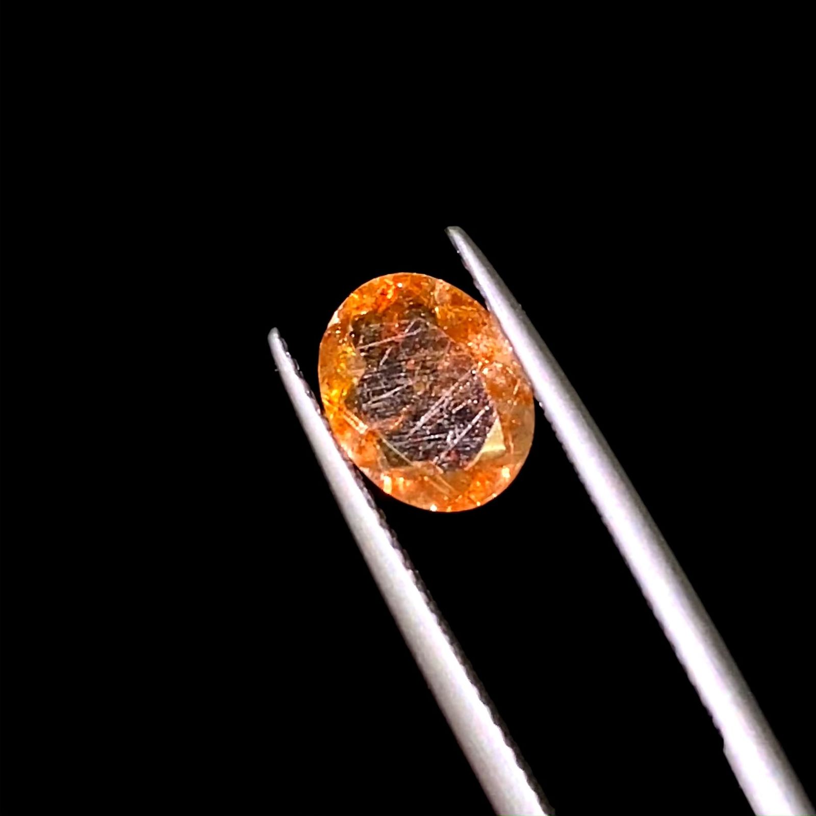 イリュージョンサンストーン インド産 1.73ct / 9.1x7.3mm前後