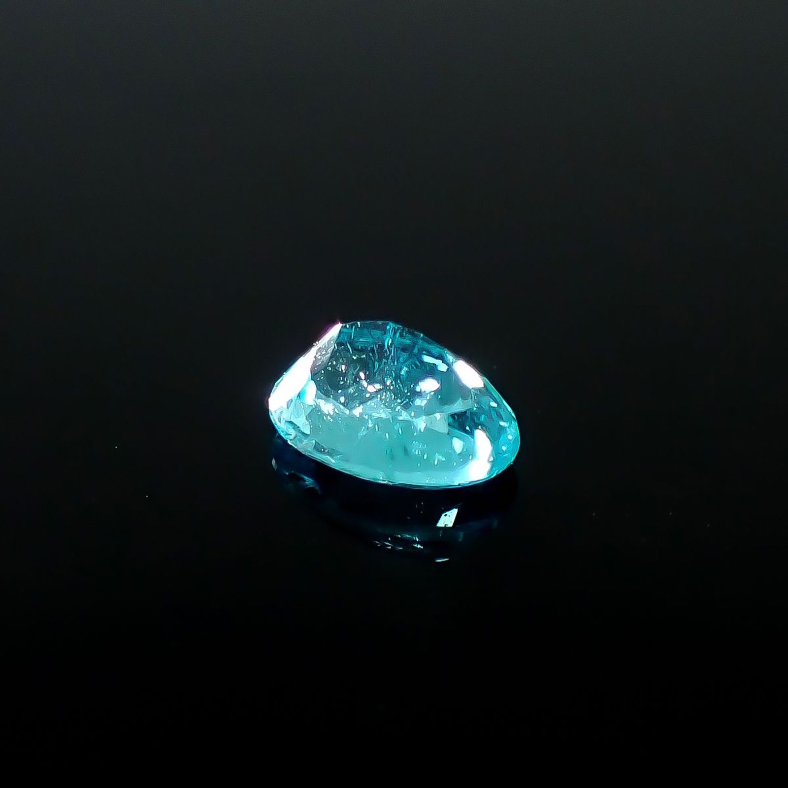 パライバトルマリン(宝石名トルマリン/別名パライバ・トルマリン)ブラジル・キントス鉱山産 GIA鑑付 0.29ct / 4.98x3.53mm前後 [251031353]