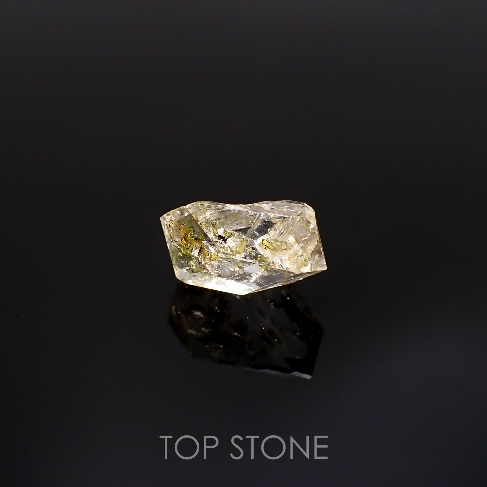 オイルインクォーツ 原石パキスタン産 2.50ct[220515867]10.6x7mm前後