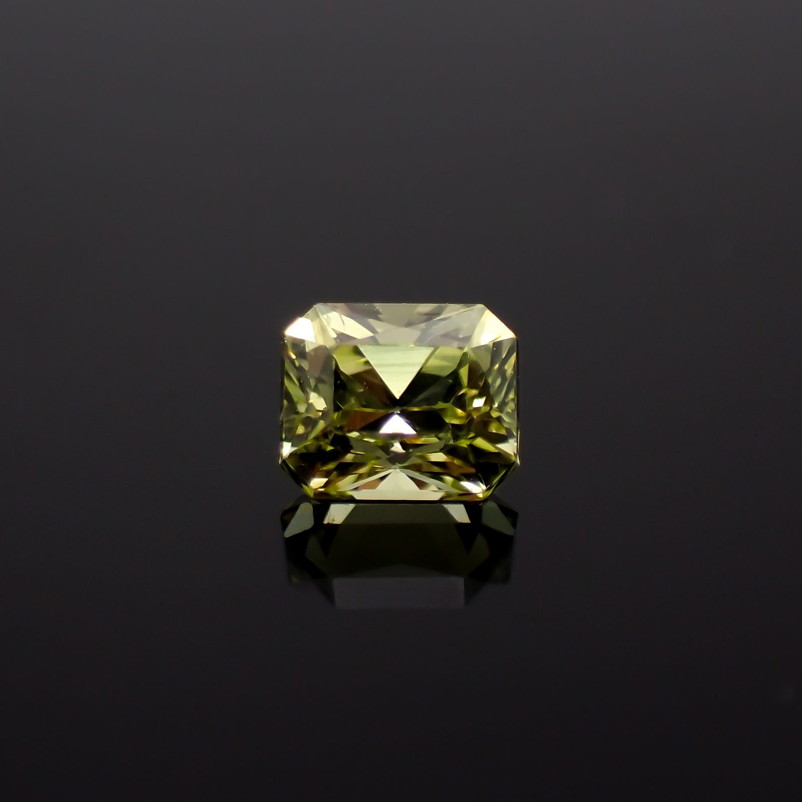 マリガーネット(宝石名グロッシュラー アンドラダイト・ガーネット)マリ共和国産 0.44ct 識別済[231124331]4.3x3.6mm前後