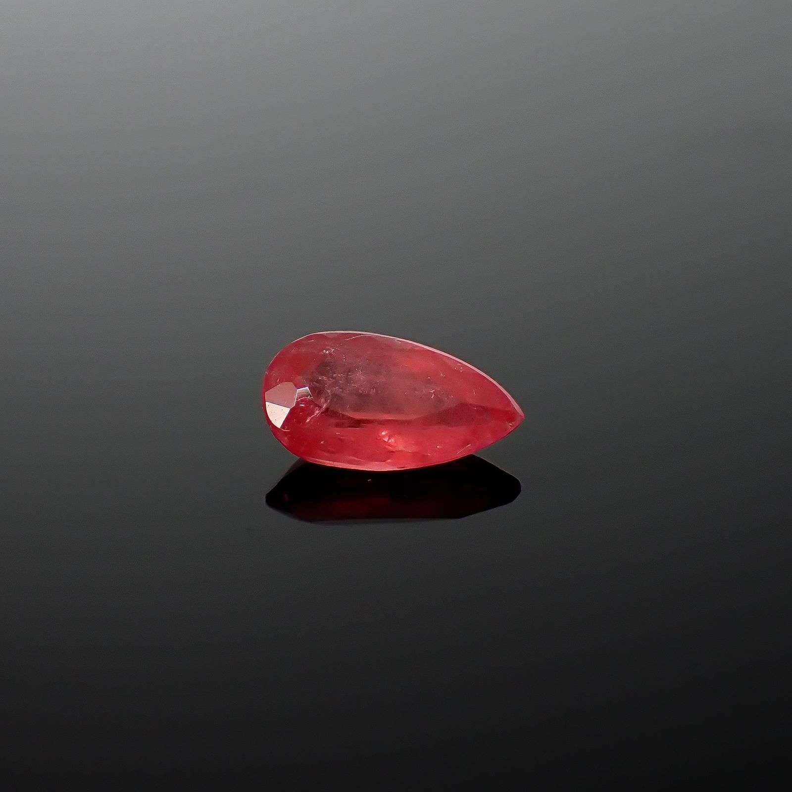 ロードナイト ブラジル産 0.59ct / 7.4x4mm前後 [260732651]