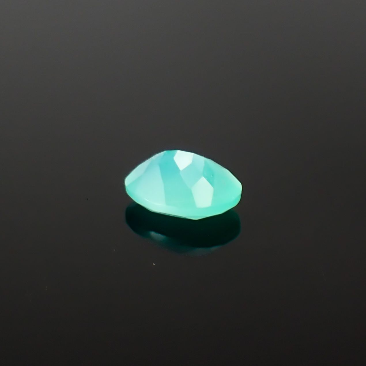 アクアプレーズ 南アフリカ産 1.17ct / 8.1x6.2mm前後 [260432018]