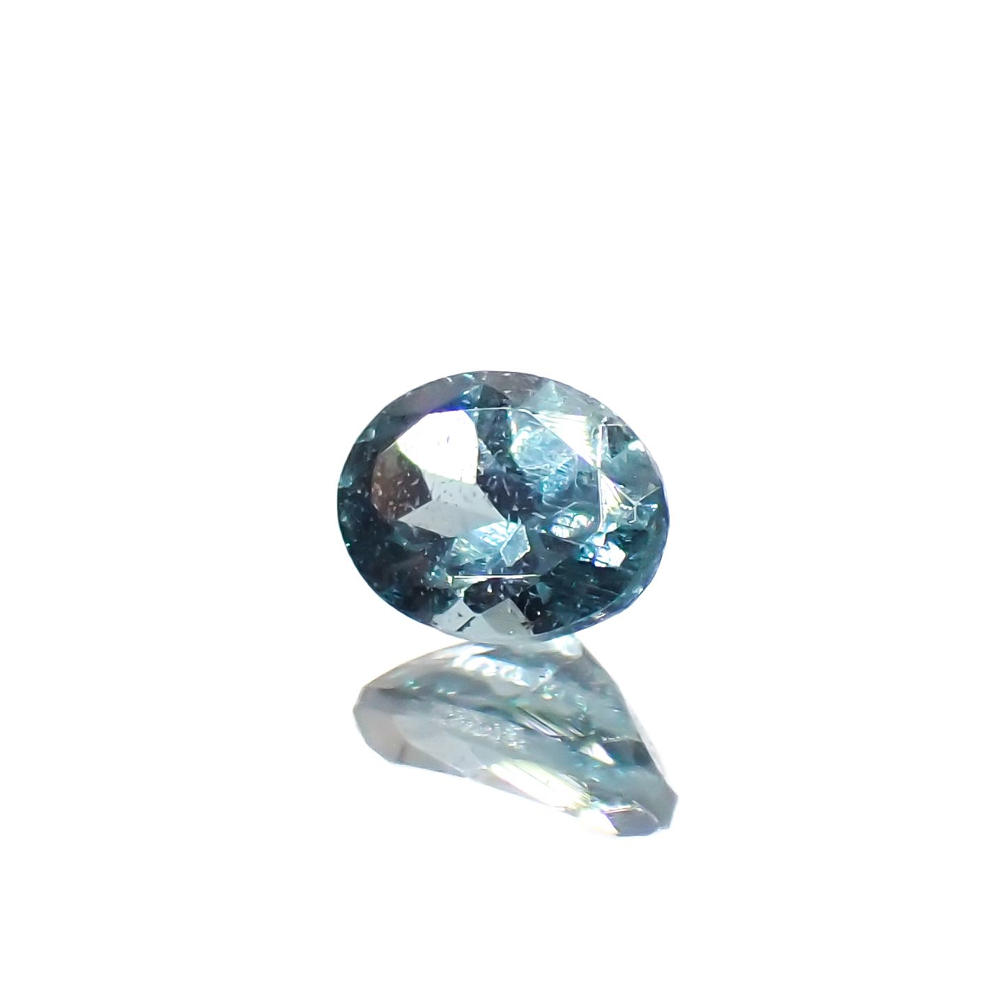 ベキリーブルーガーネット（カラーチェンジガーネット アレキタイプ） マダガスカル・ベキリー産 0.22ct[230923540]4x3mm前後